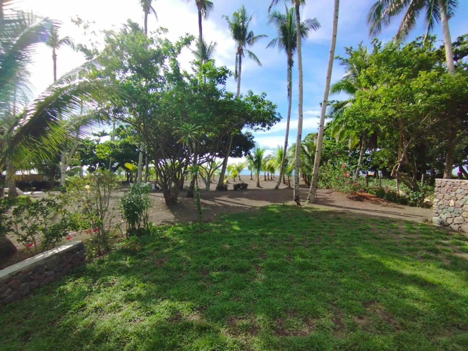 SomeWhere Else Boutique Resort