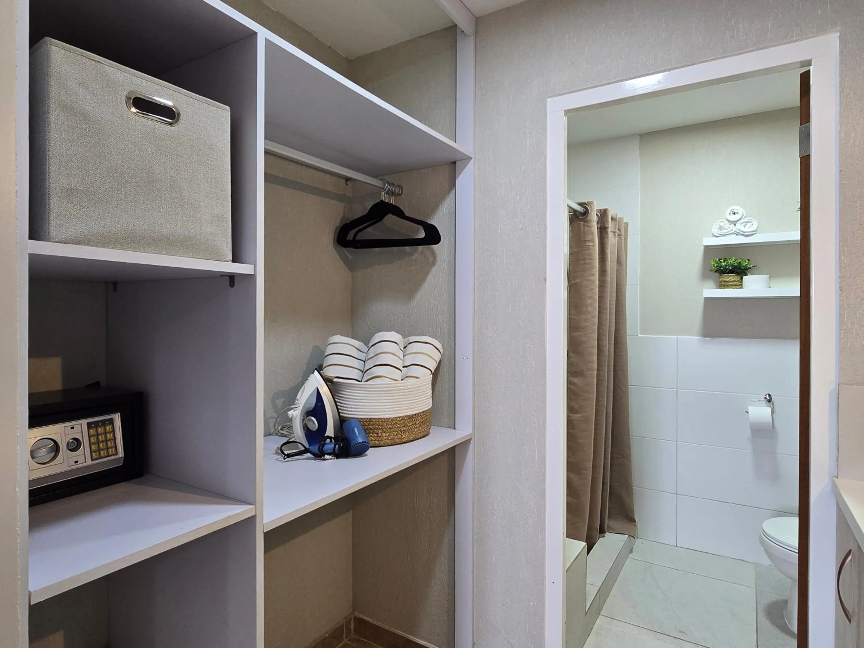 safe in Rooi Santo Residence