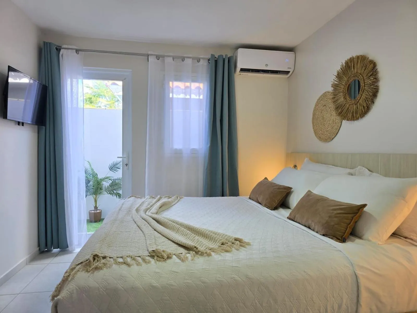 Bedroom, Bed in Rooi Santo Residence