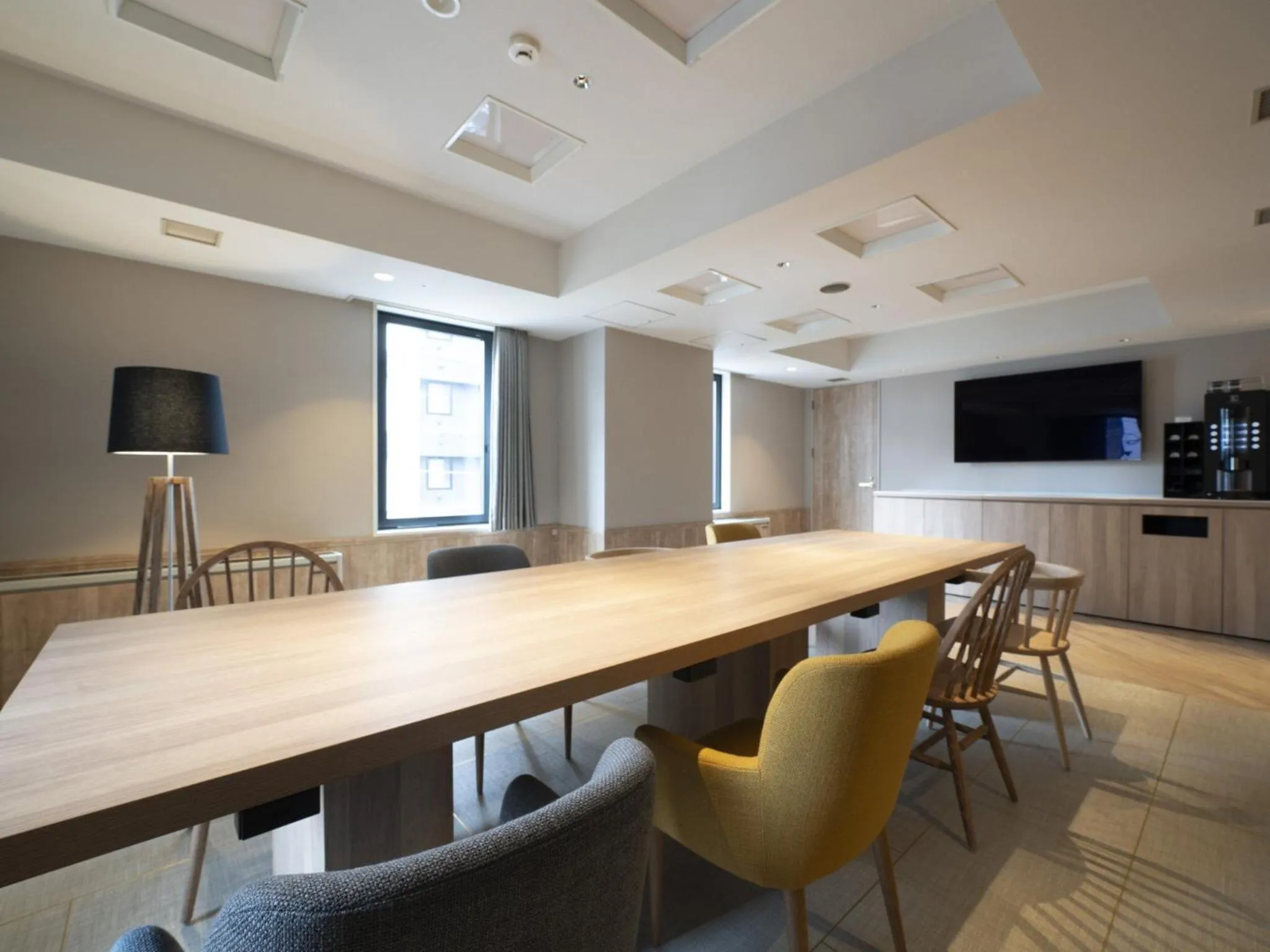 Communal lounge/ TV room in Hotel Oriental Express Fukuoka Tenjin