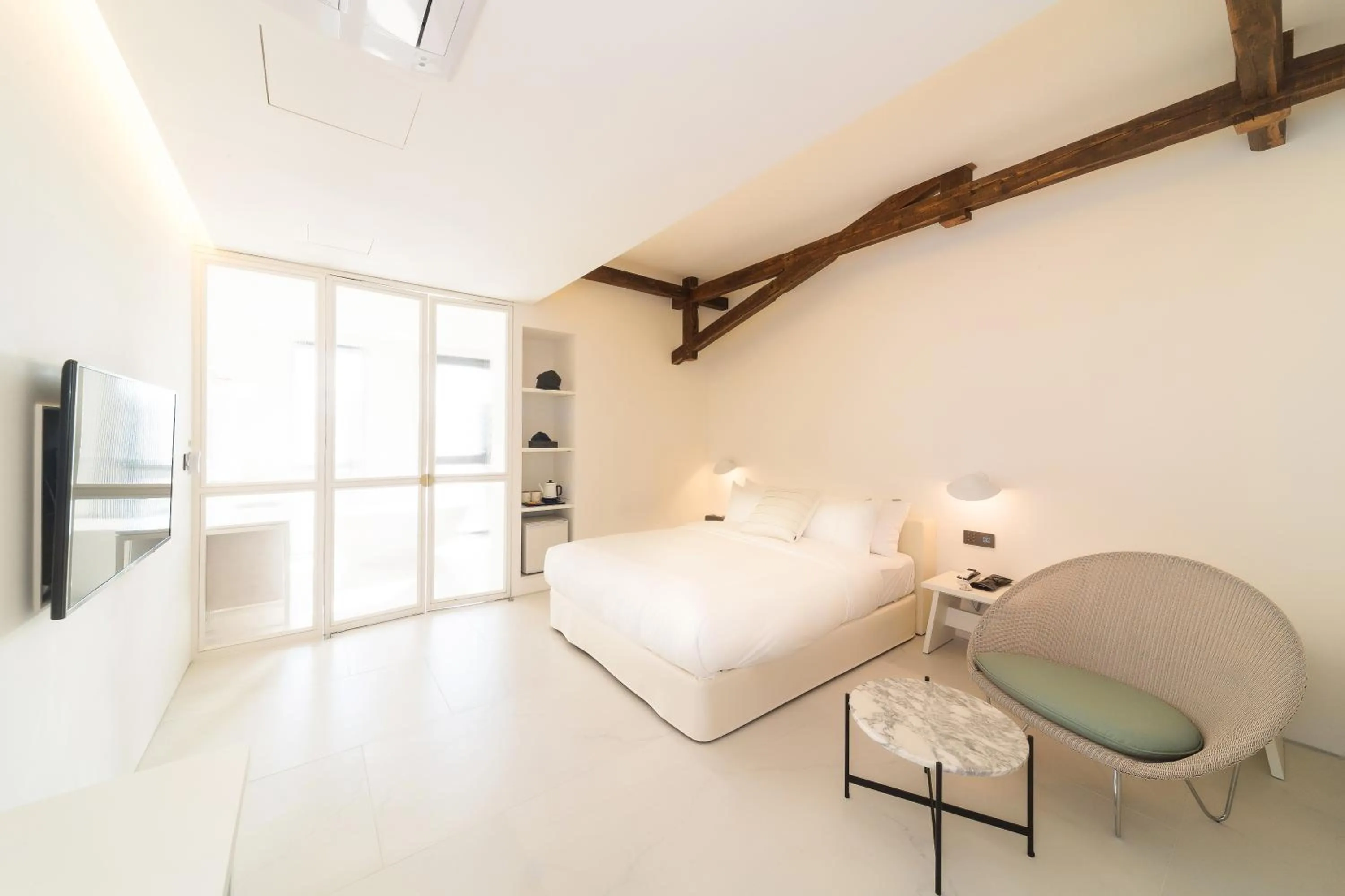 Photo of the whole room, Bed in Hotel Museo Cheongju