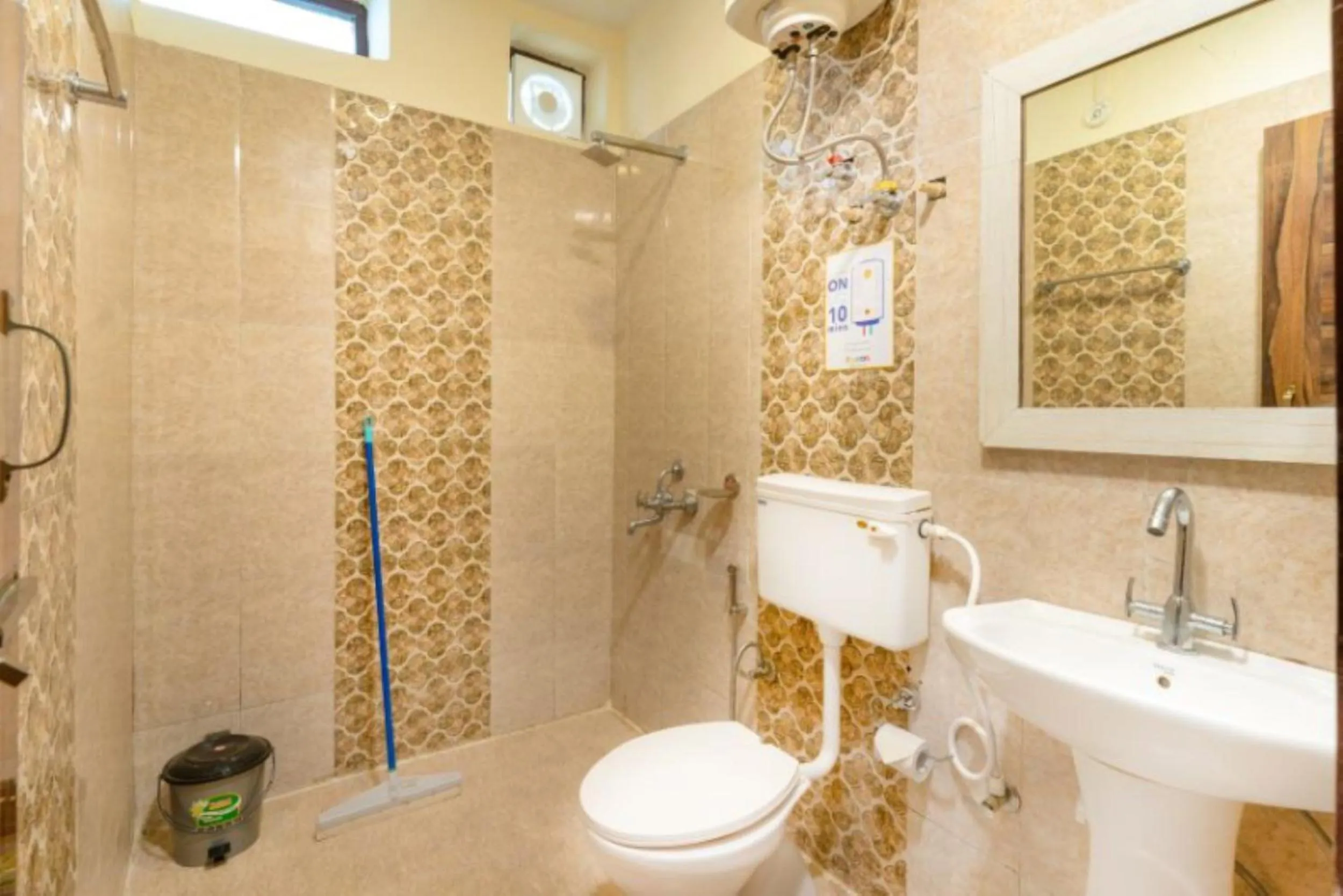 Bathroom in goSTOPS Mussoorie, Library Road