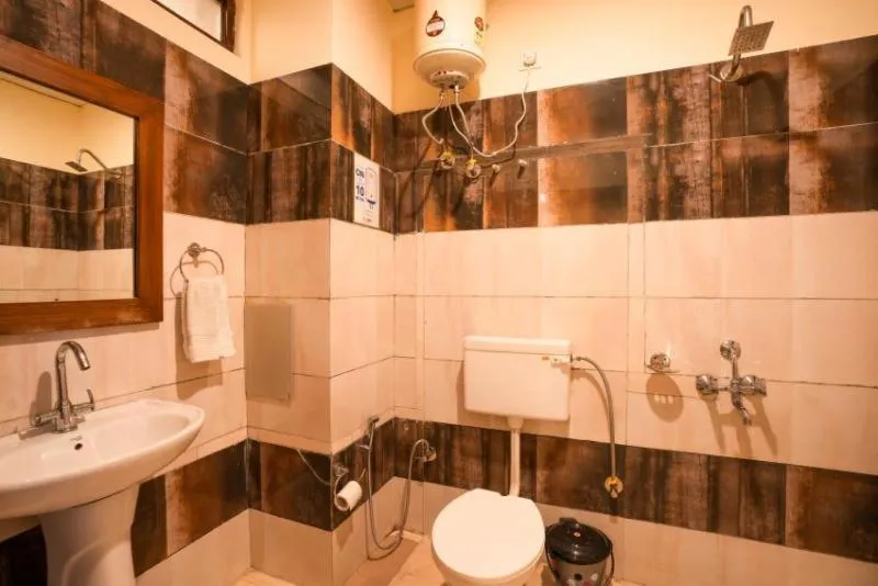 Bathroom in goSTOPS Mussoorie, Library Road