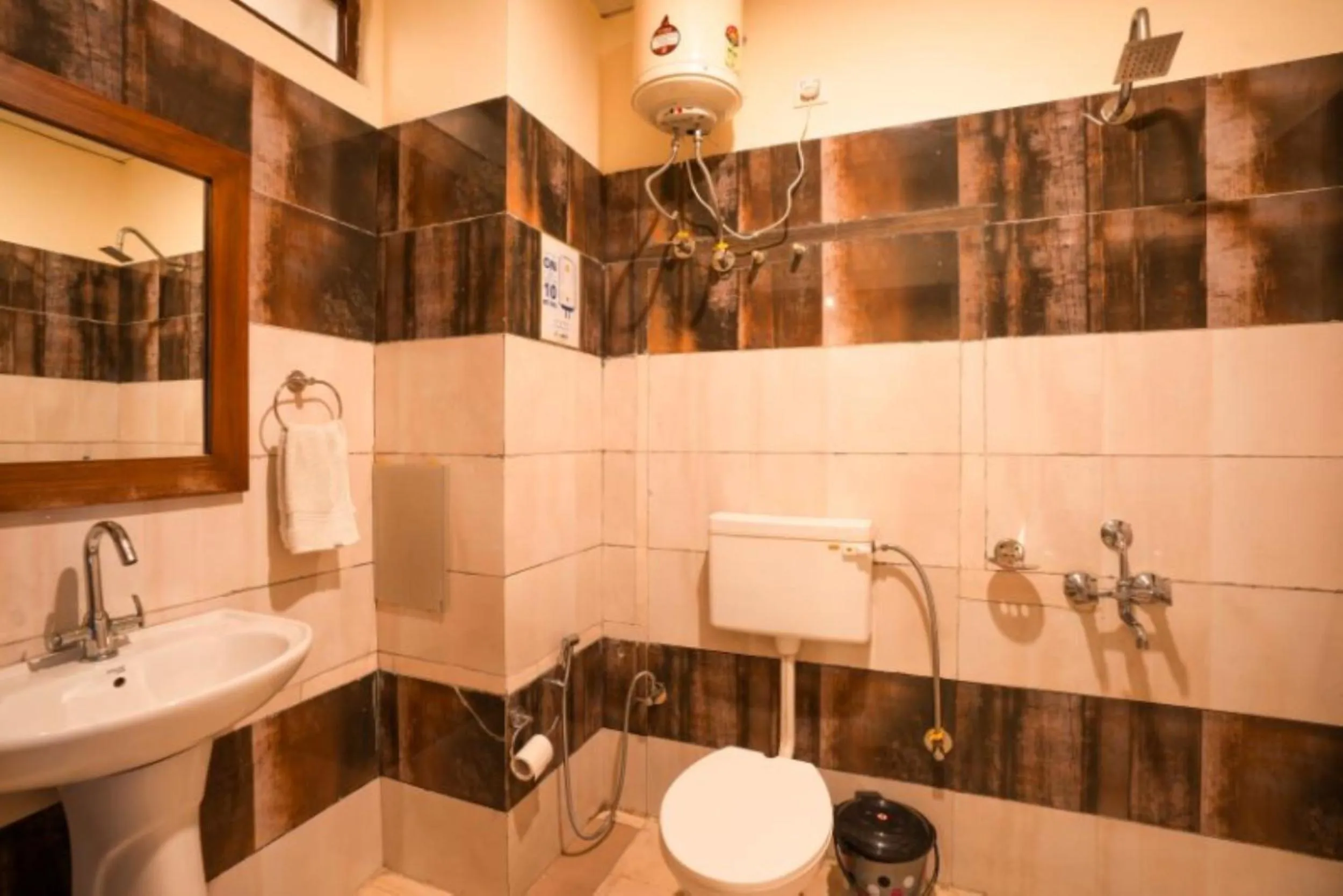 Bathroom in goSTOPS Mussoorie, Library Road