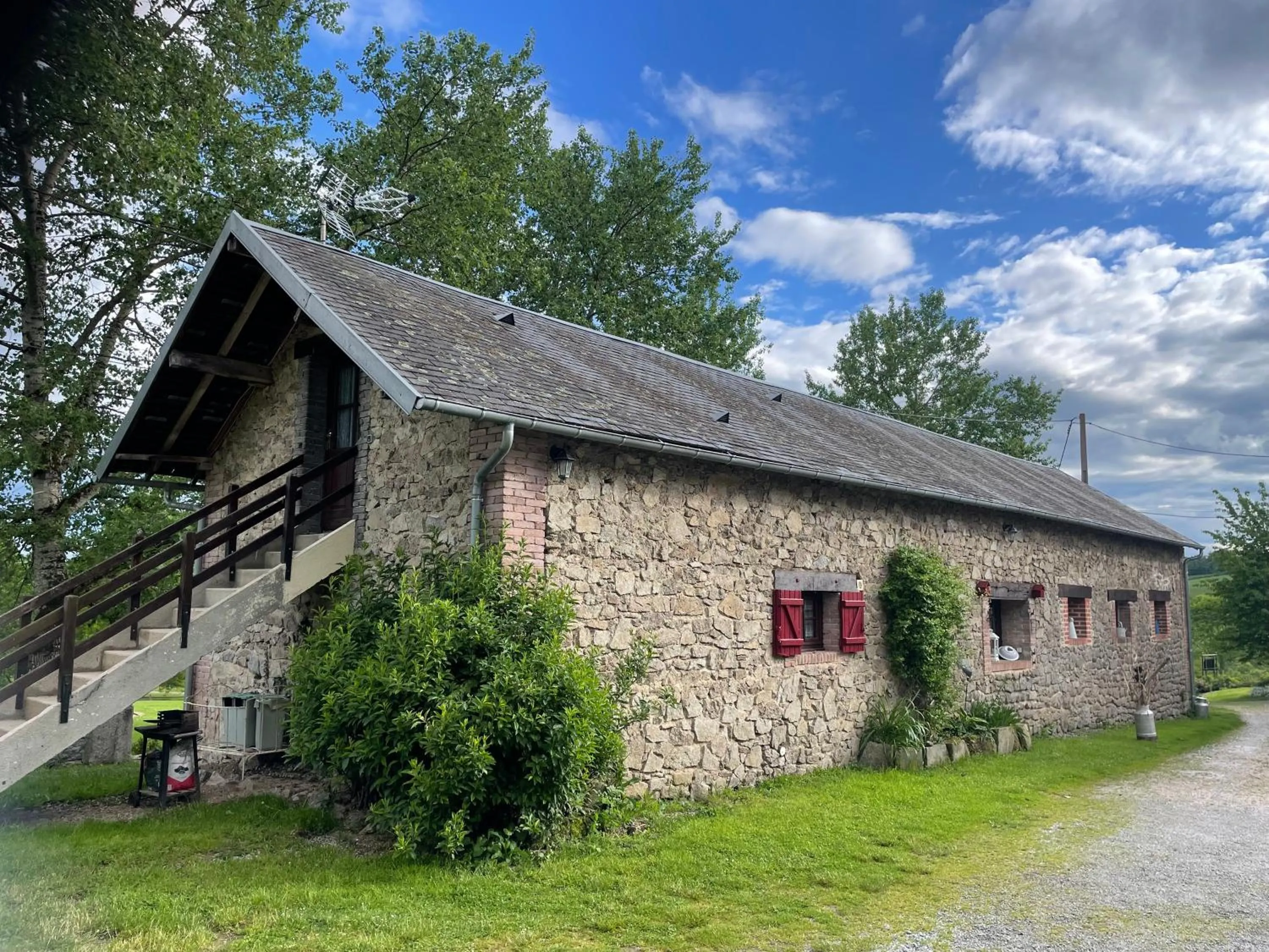 Property building in Maison d'hôtes Ourdeaux et Gite Chez Rouchon
