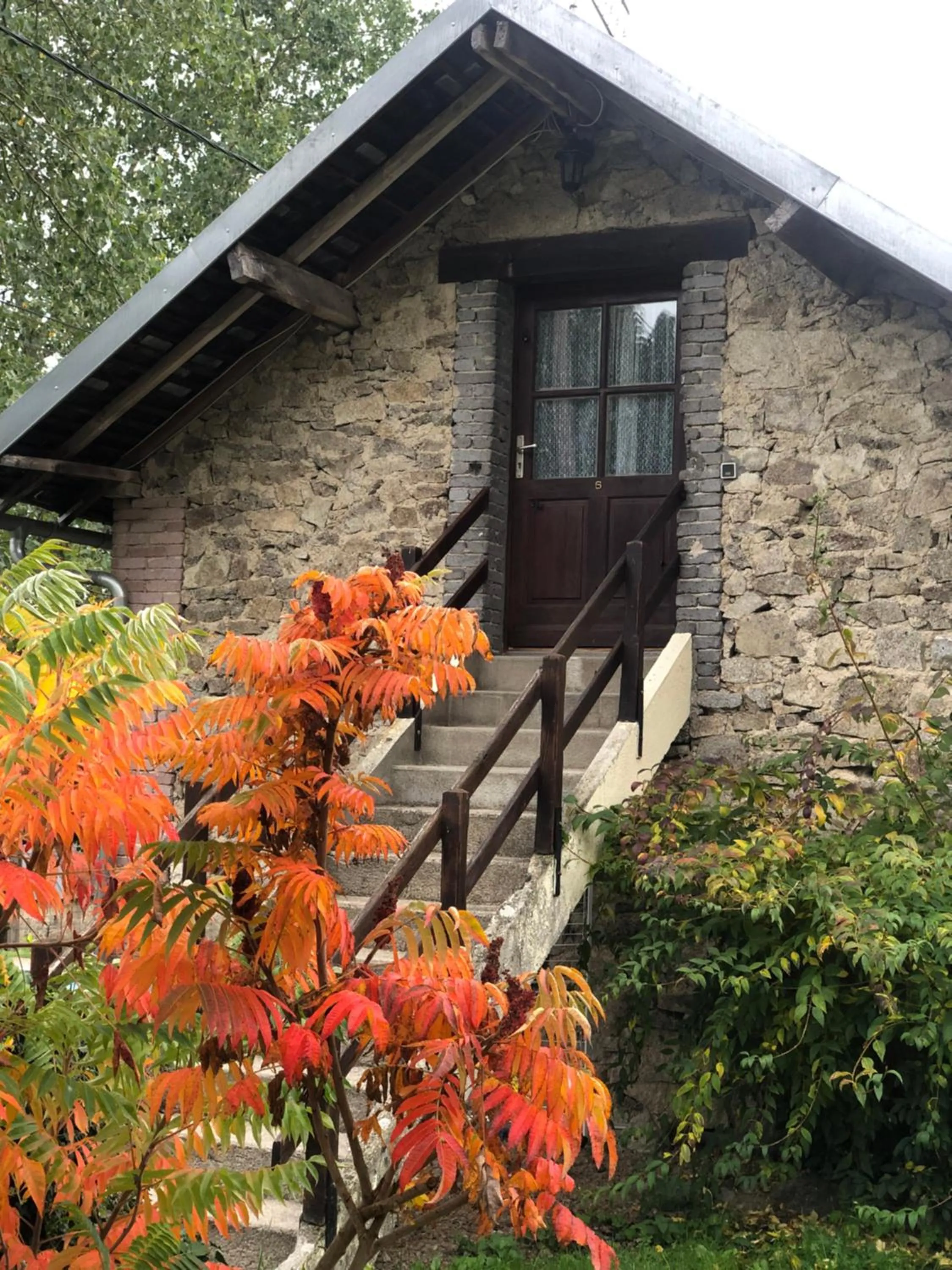Facade/entrance in Maison d'hôtes Ourdeaux et Gite Chez Rouchon