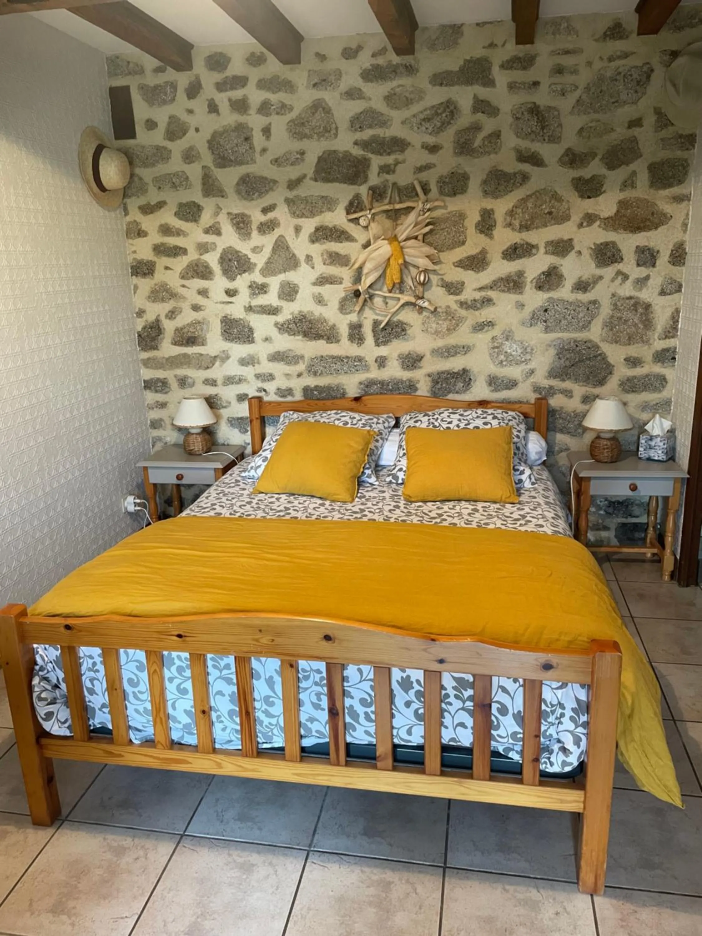 Bed in Maison d'hôtes Ourdeaux et Gite Chez Rouchon