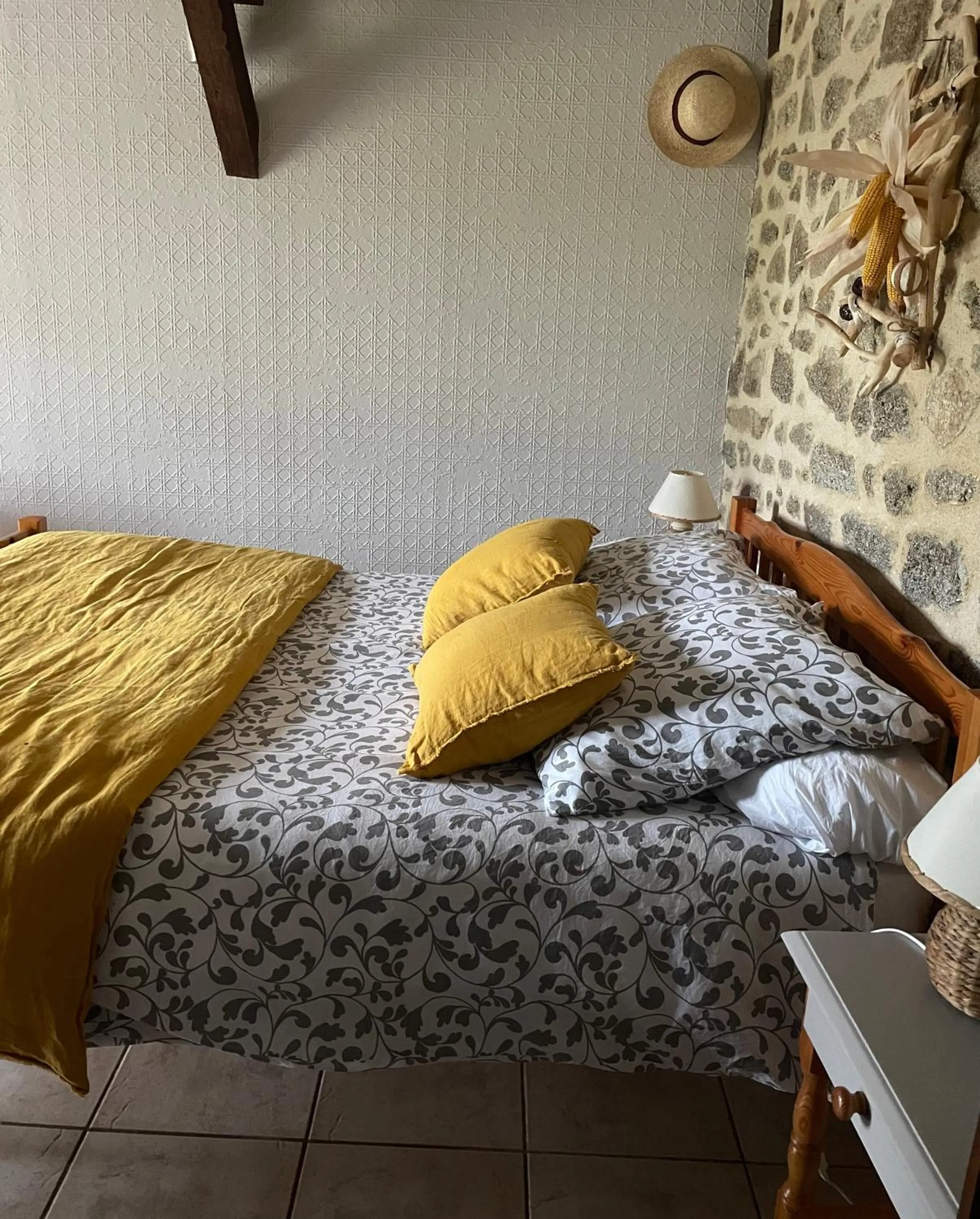 Bed in Maison d'hôtes Ourdeaux et Gite Chez Rouchon