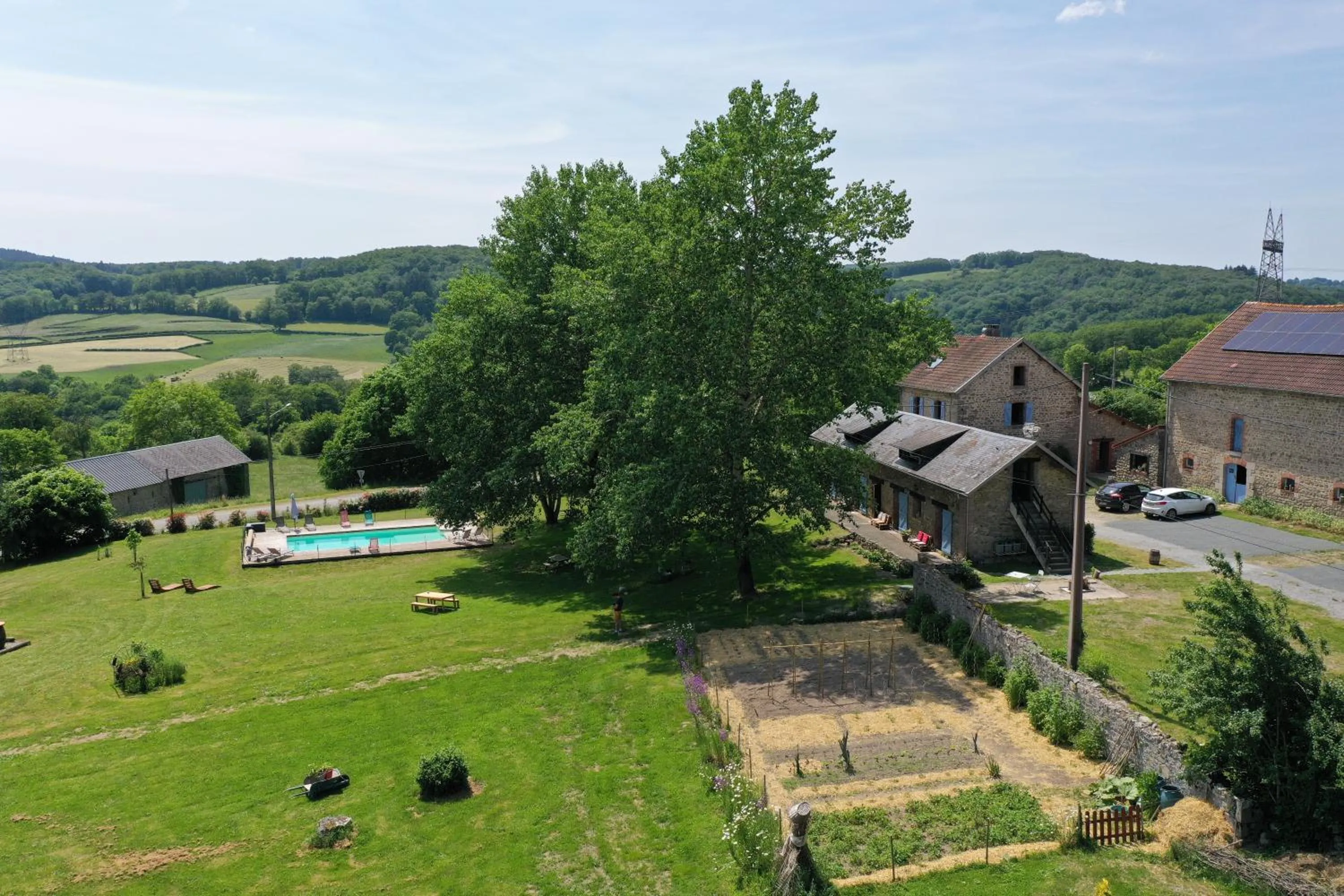 Property building in Maison d'hôtes Ourdeaux et Gite Chez Rouchon