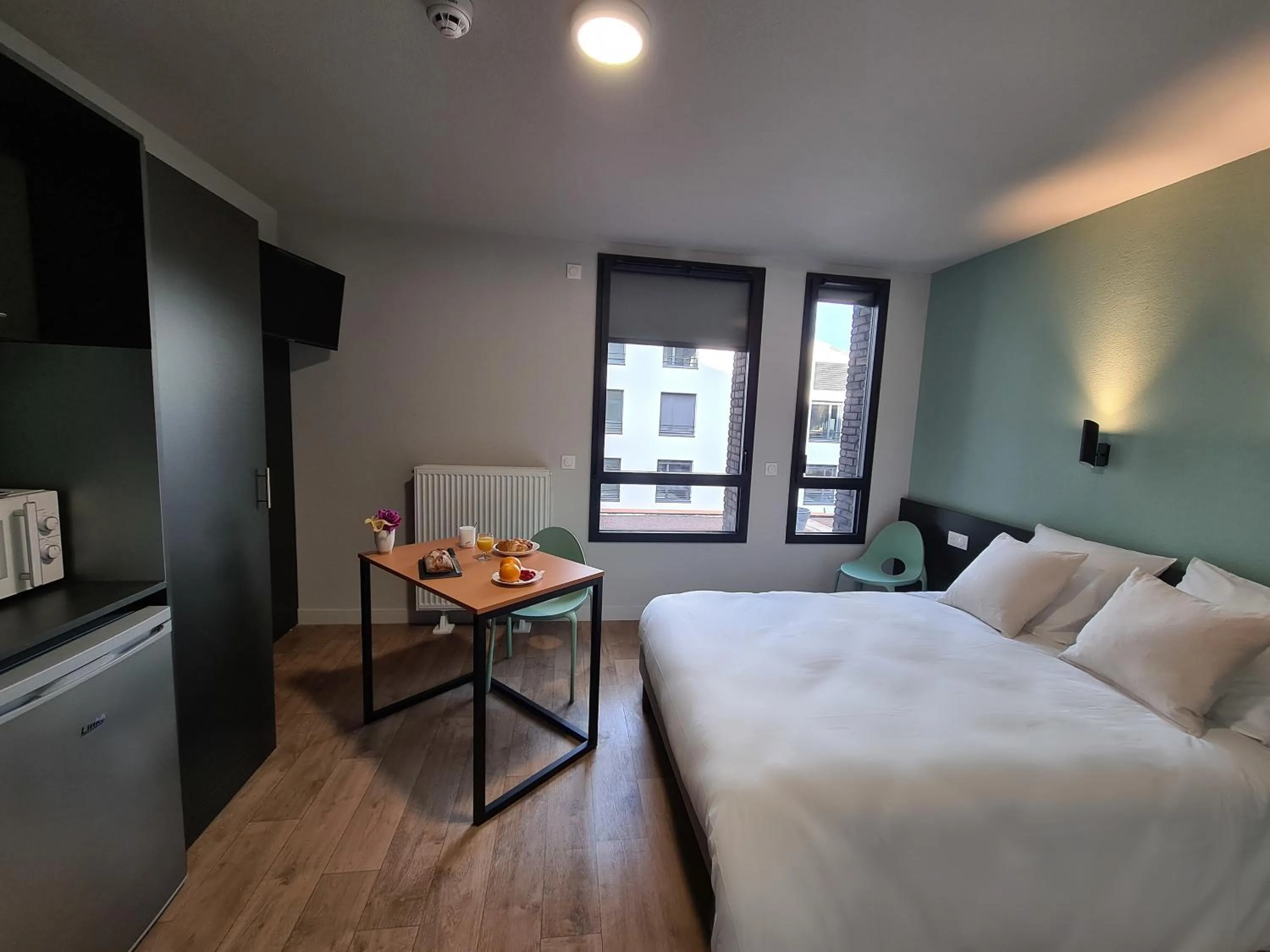 Bedroom, Bed in Montempô Appart'Hôtel Bordeaux Centre - Bassins à flot