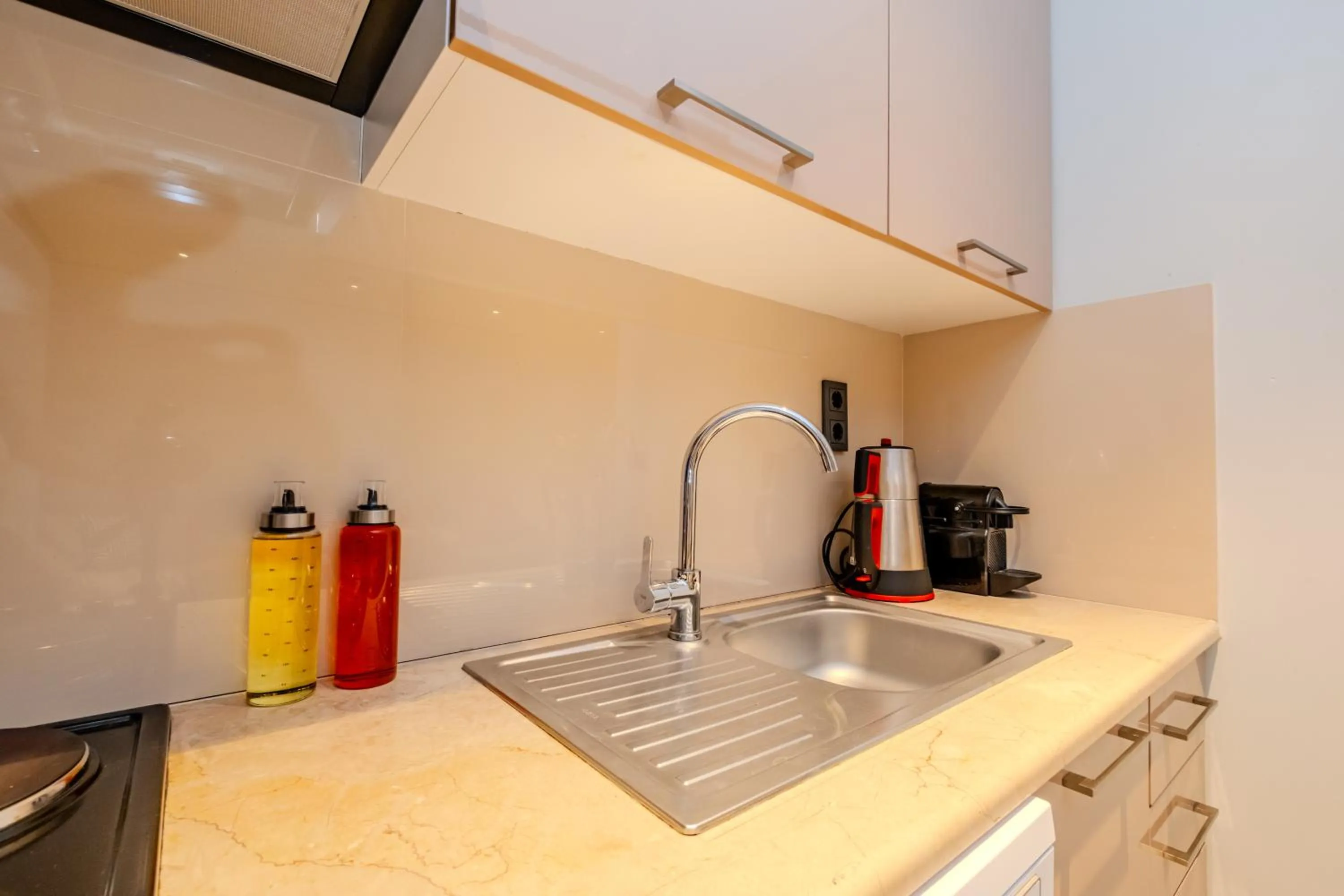 Coffee/tea facilities in Home Of Istanbul