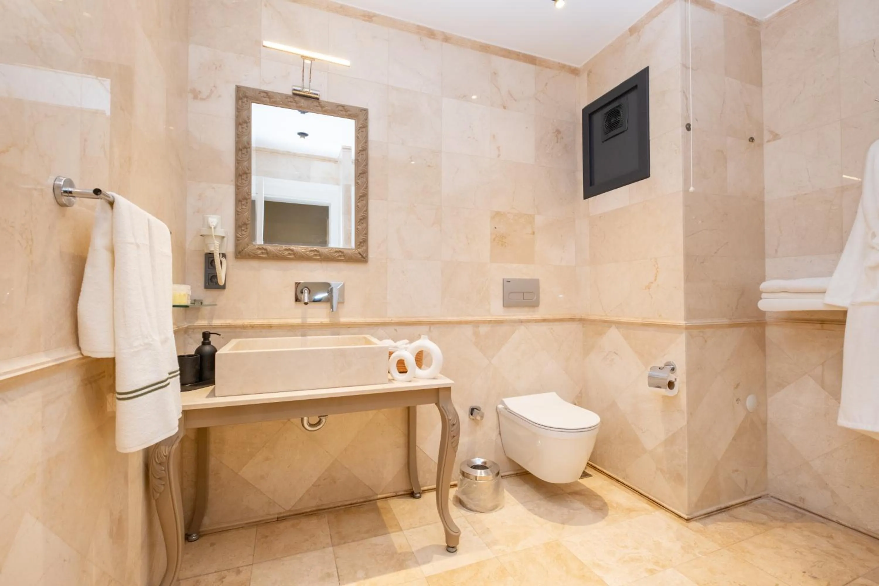 Shower in Home Of Istanbul