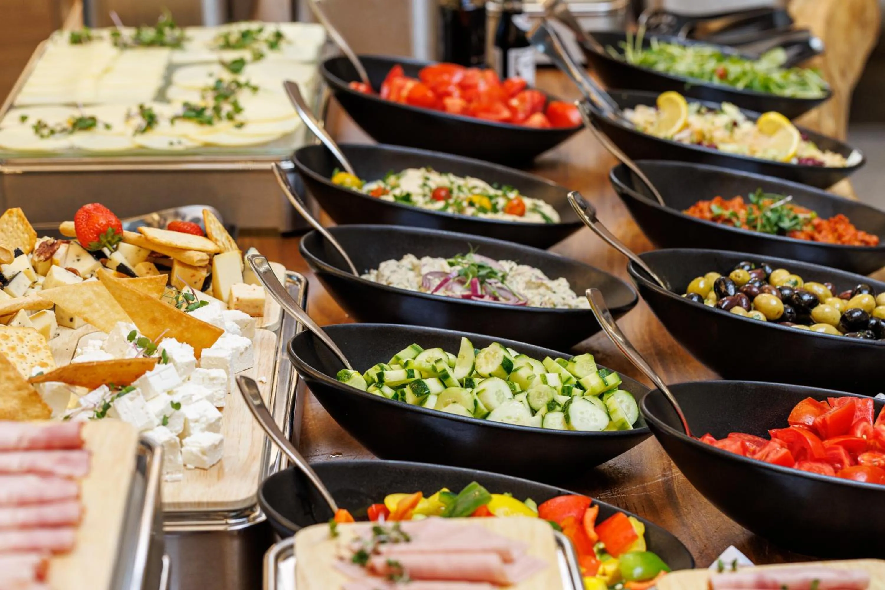 Restaurant/places to eat in Qosmo Brasov Hotel