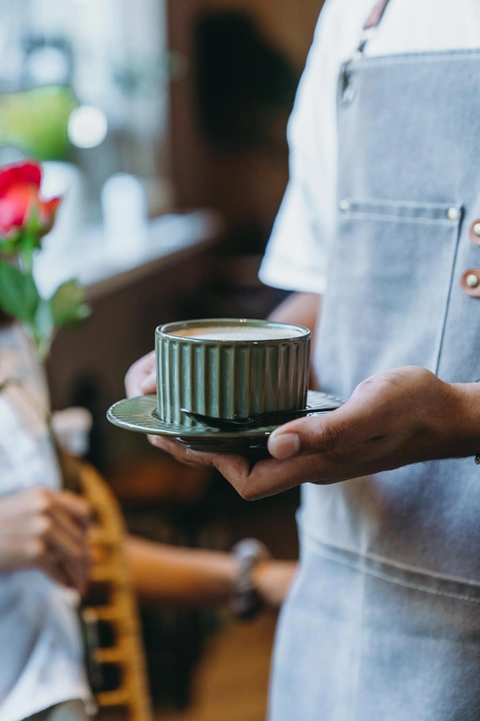 Coffee/tea facilities in Regatta Living Hotel By Mint