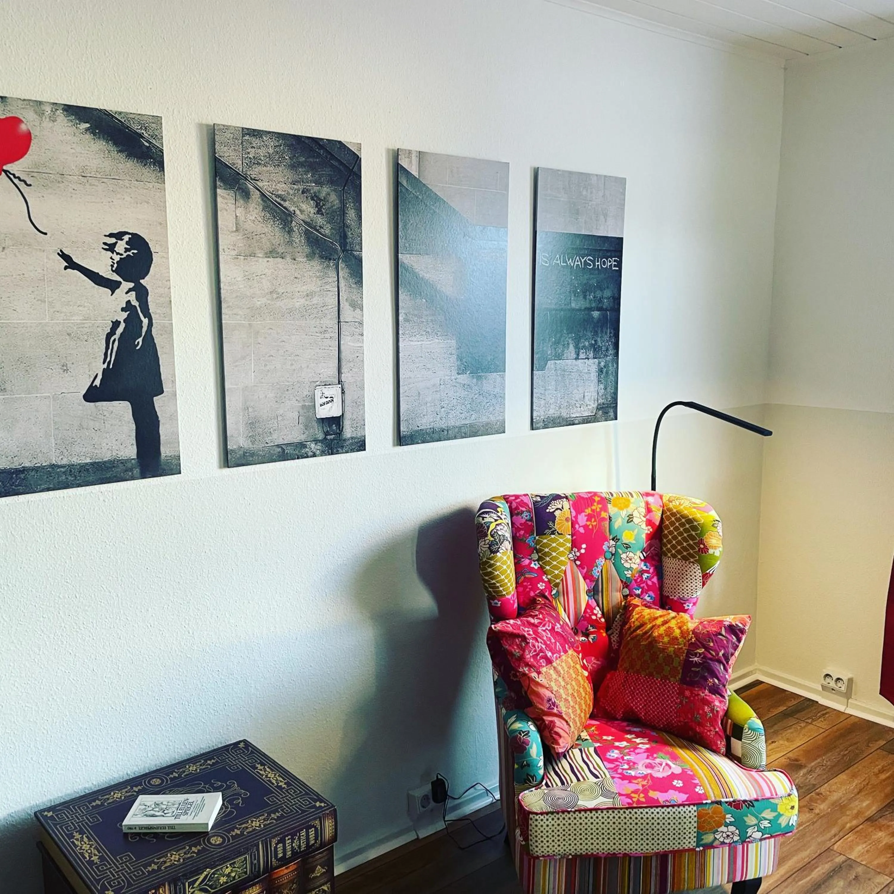 Seating area in Appartement Seebadallee mit Wallbox für e-Autos