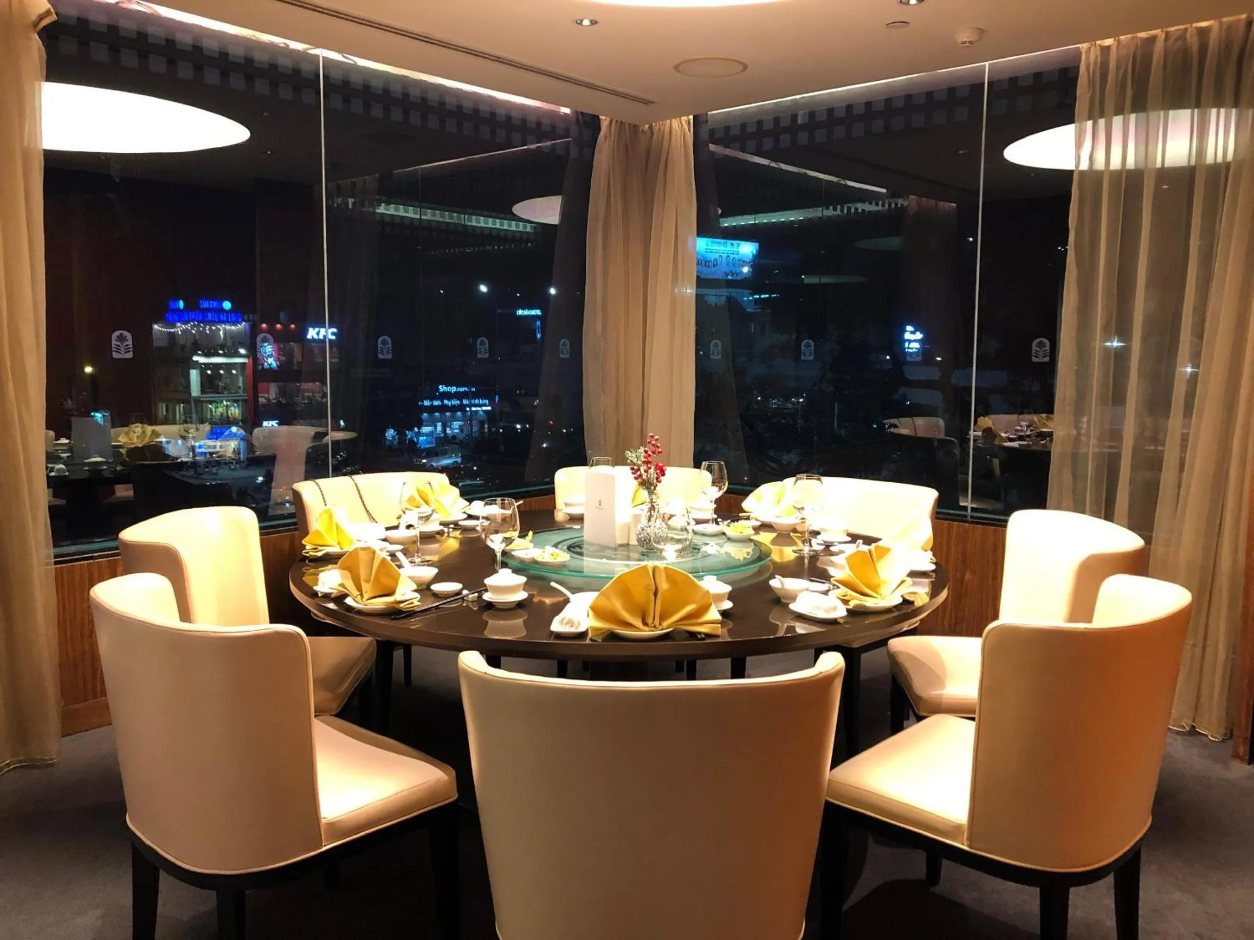 Restaurant/places to eat in Pan Pacific Hanoi