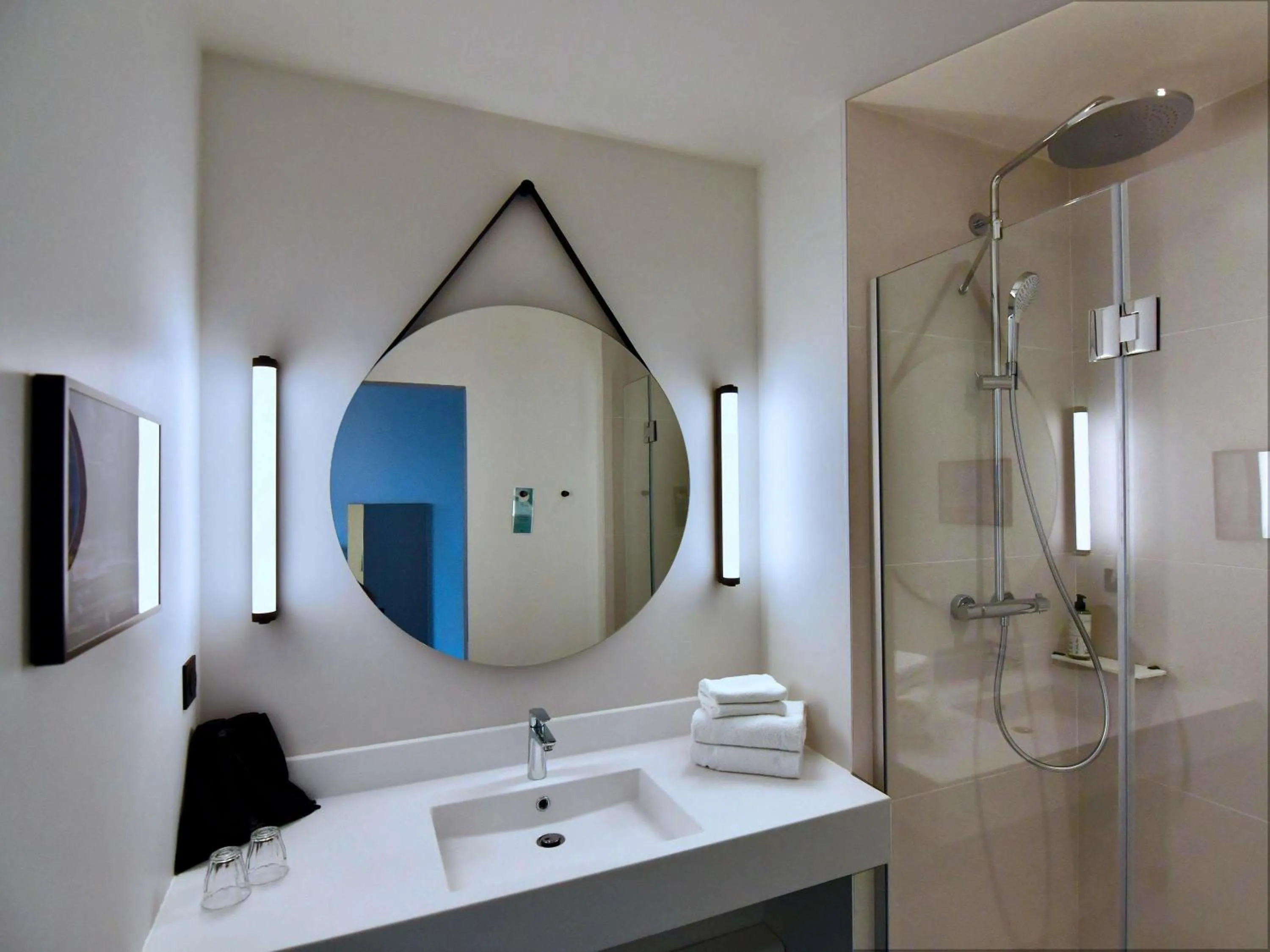 Bedroom in ibis Styles Brest Centre Port