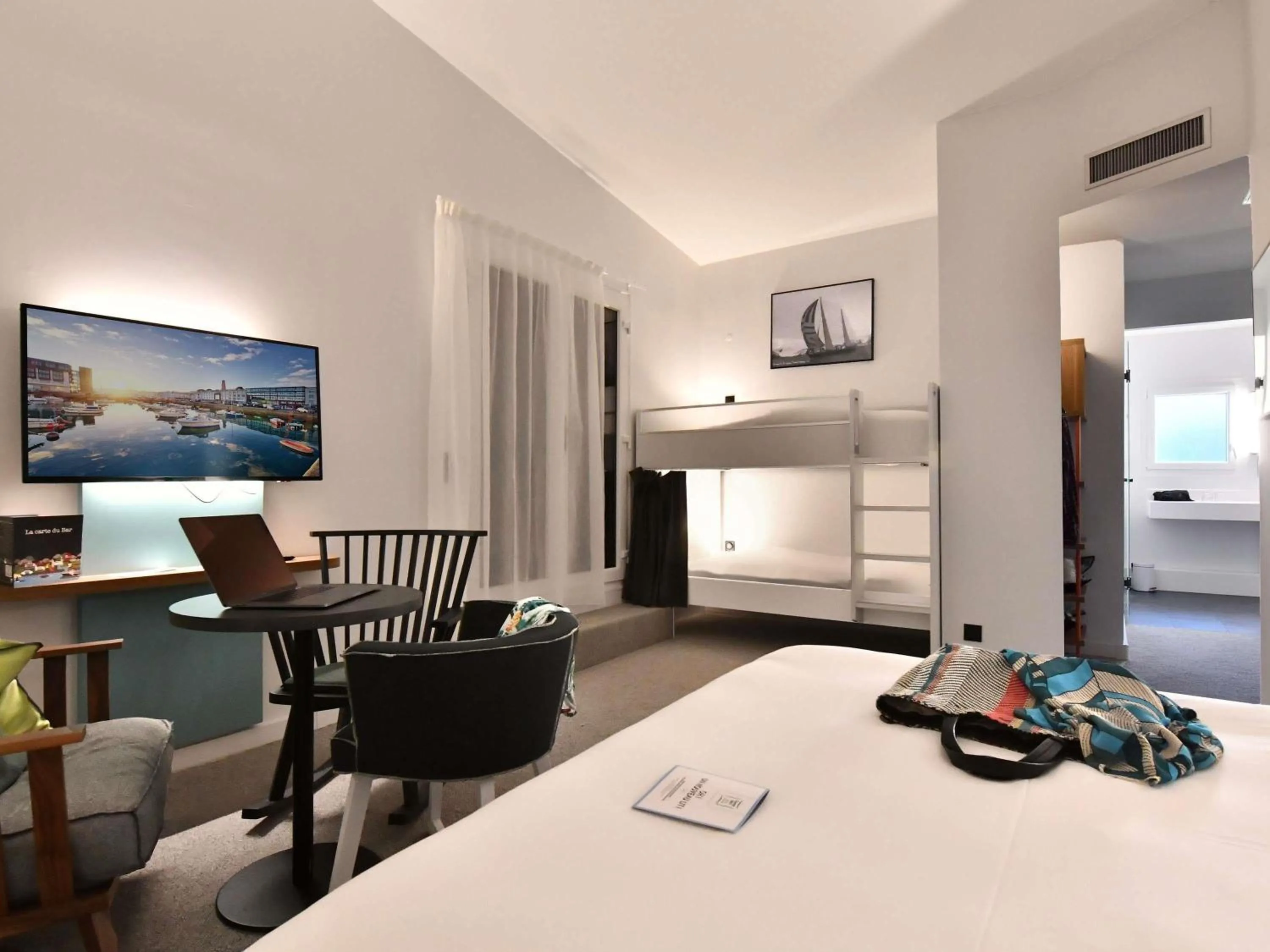 Bedroom, Bed in ibis Styles Brest Centre Port