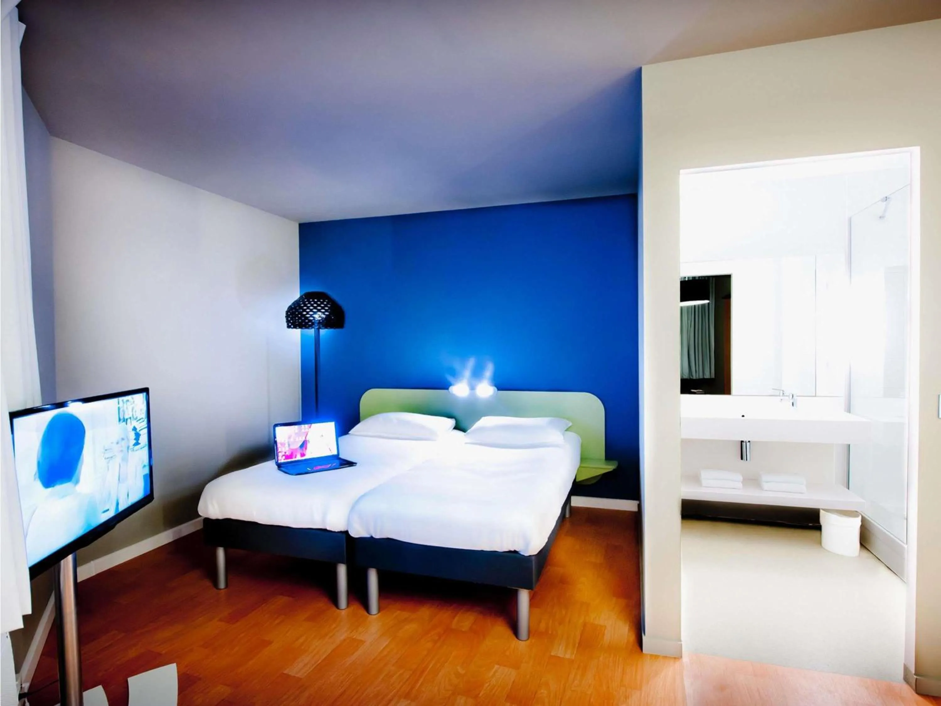 Bedroom, Bed in ibis budget Brest Centre Port