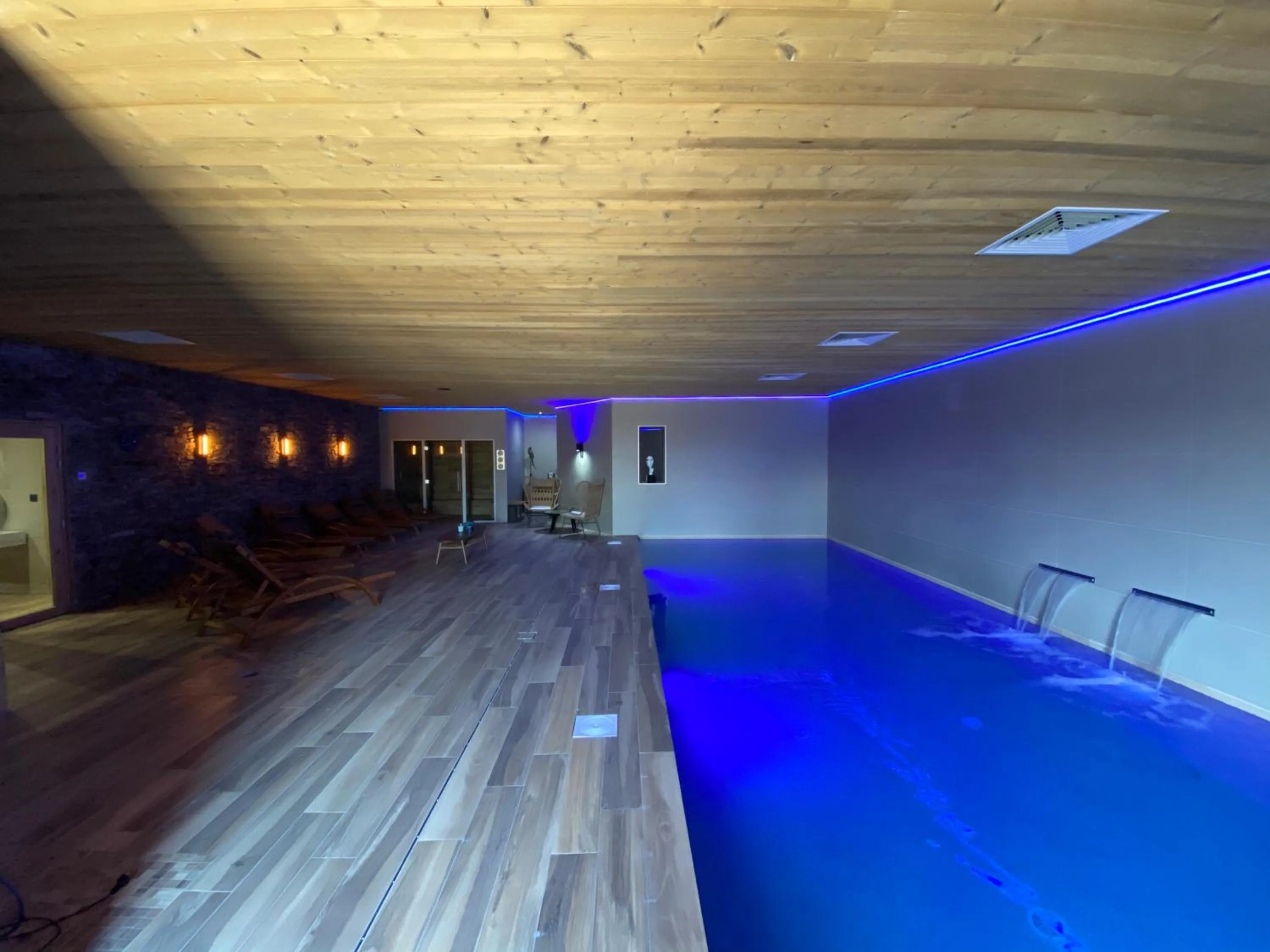 Spa and wellness centre/facilities in World Hotel
