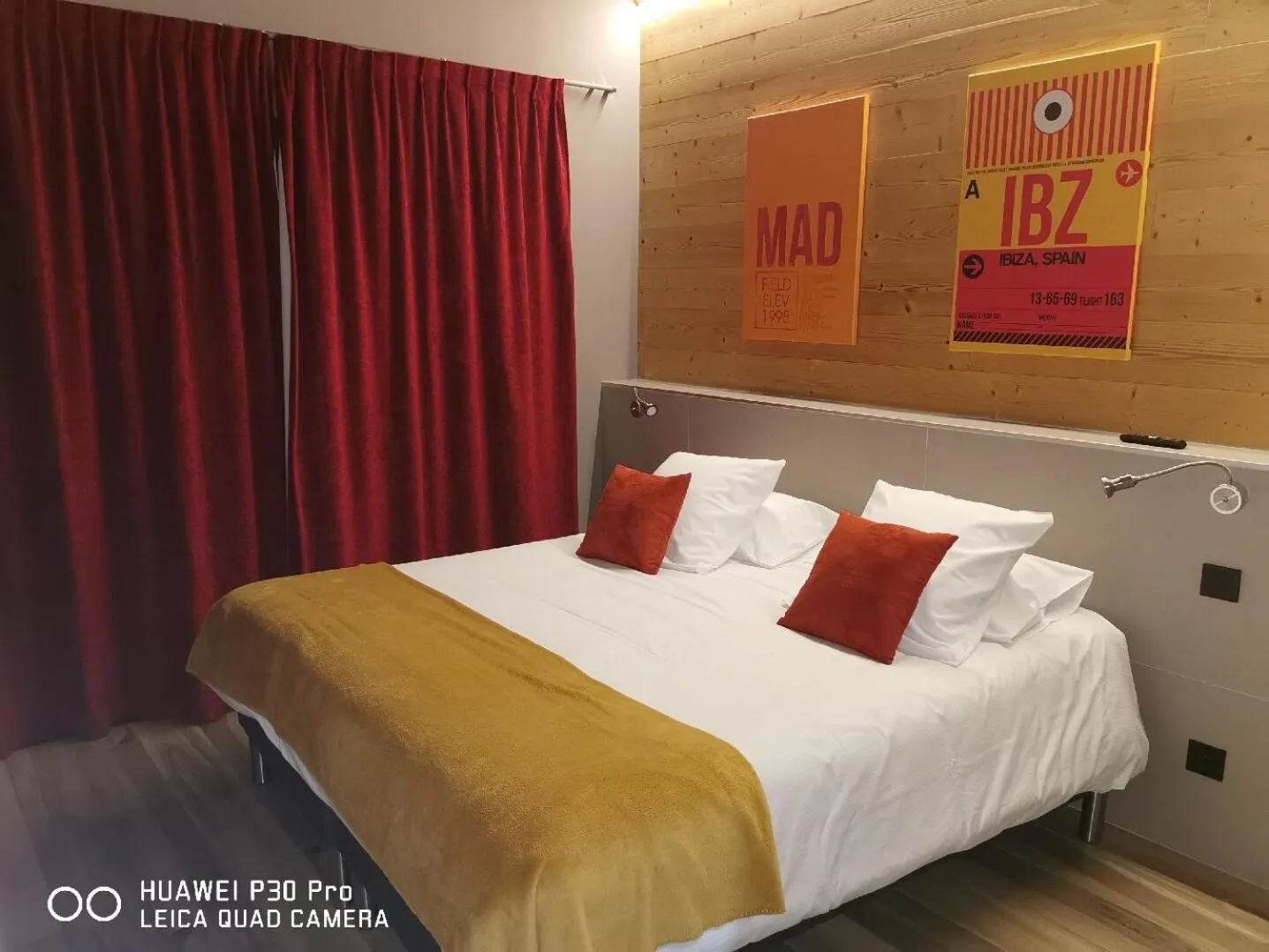 Bedroom, Bed in World Hotel