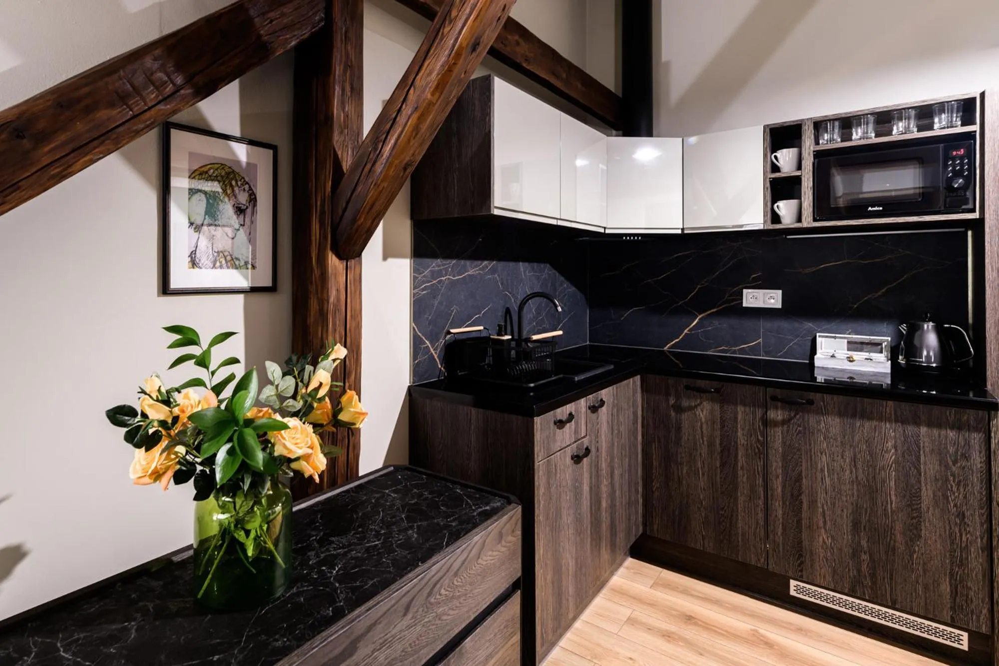 Kitchen or kitchenette in Apart Residence Ariańska 16 by NEARTO PL