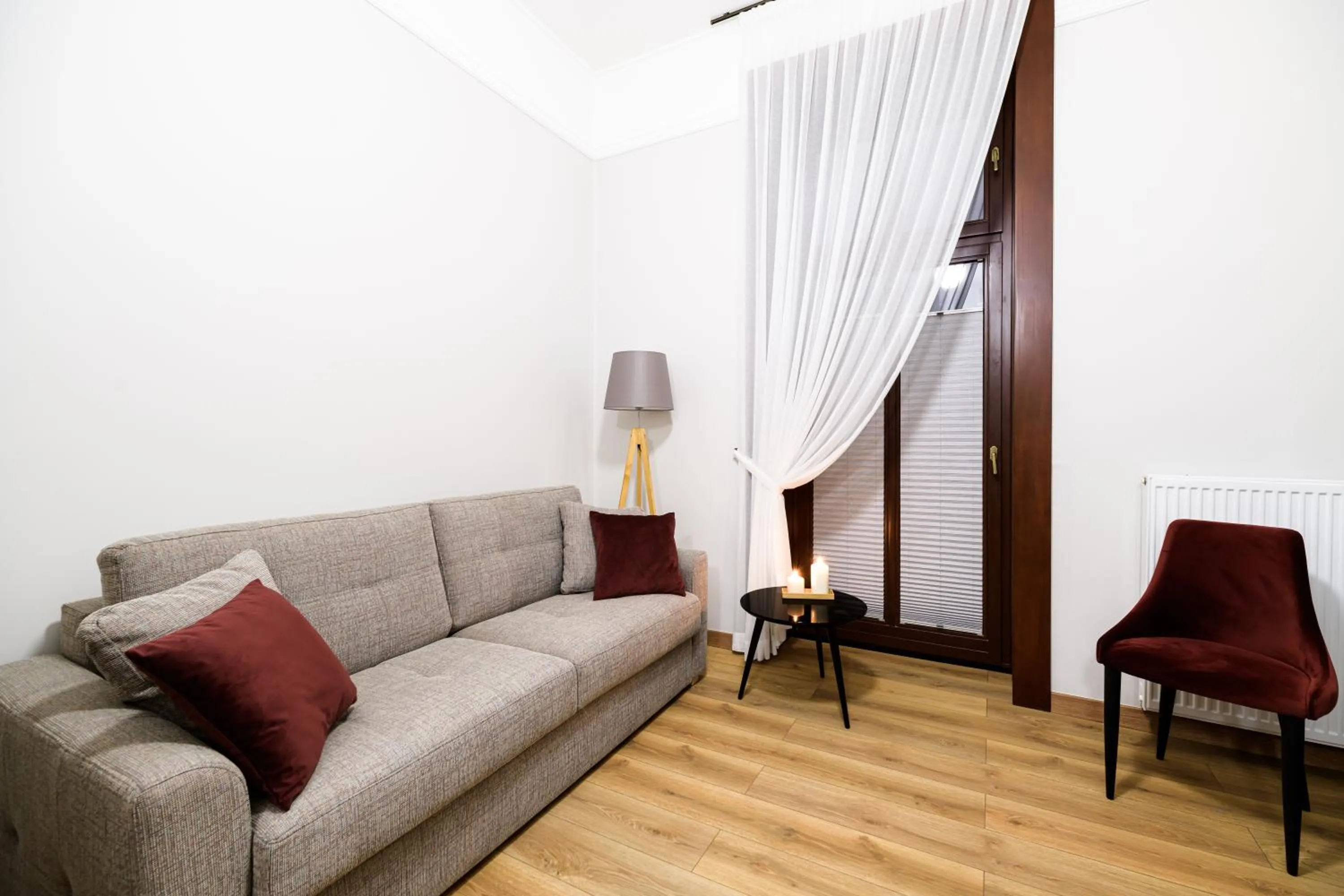 Living room in Apart Residence Ariańska 16 by NEARTO PL