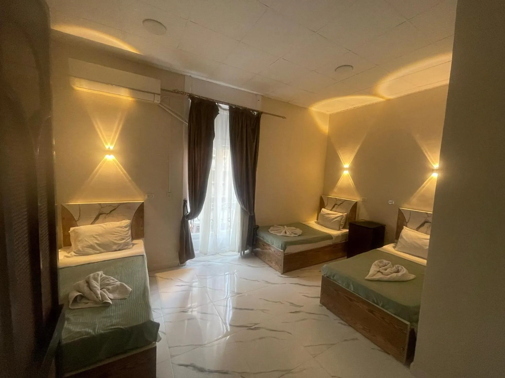 Photo of the whole room, Bed in One Season Cairo