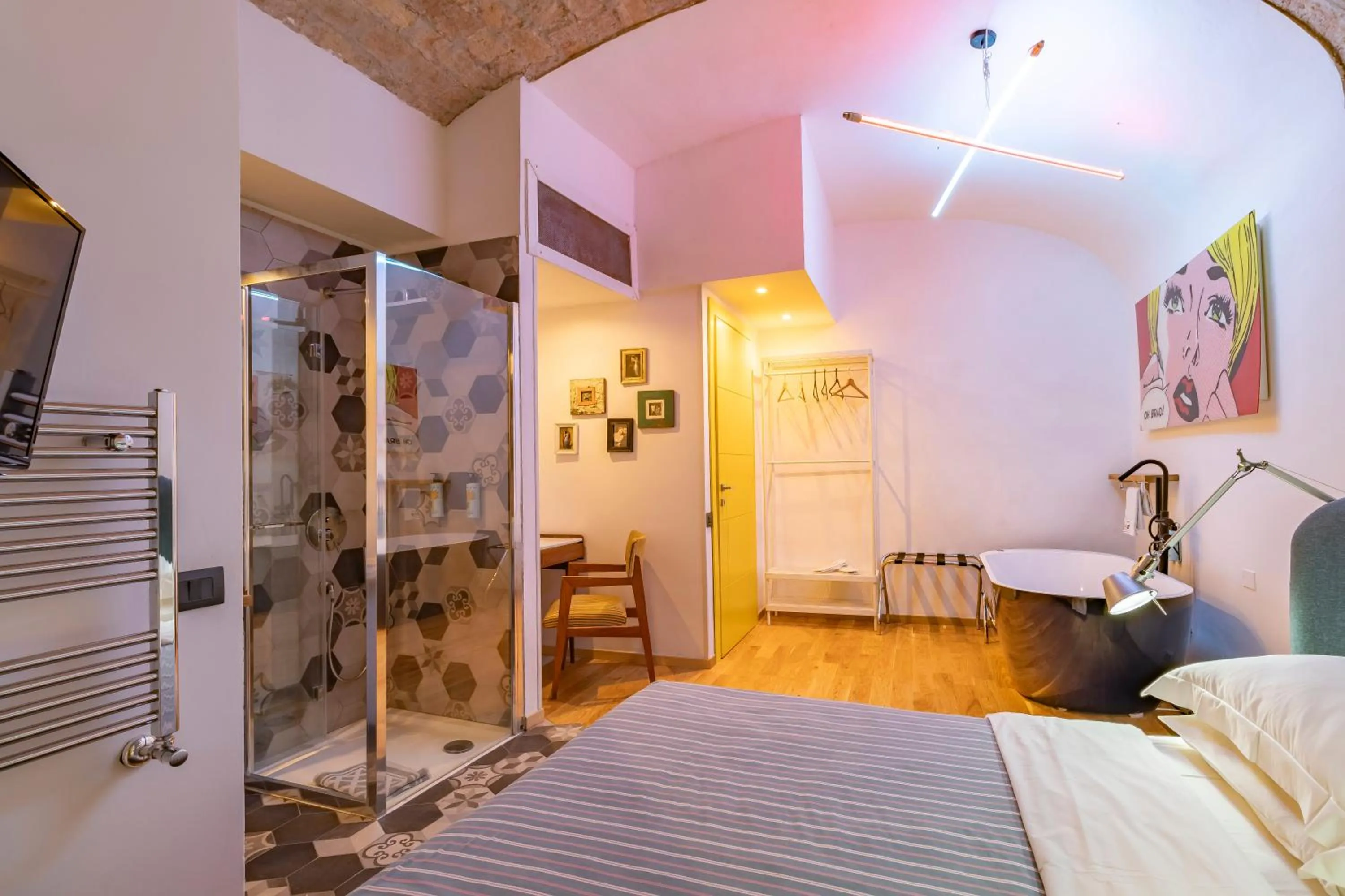 Bedroom, Bed in Superdab