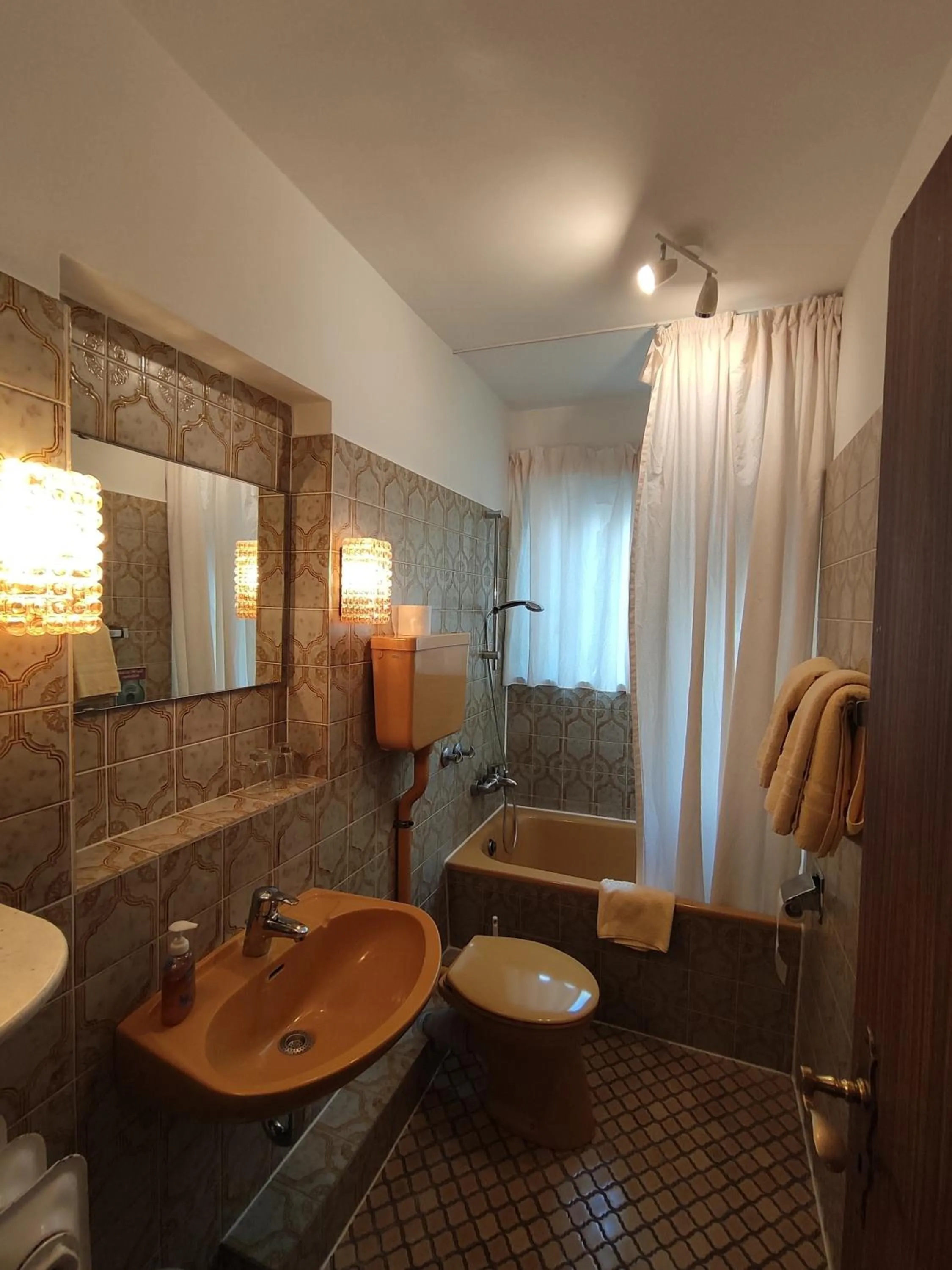 Bathroom in Condi Hotel