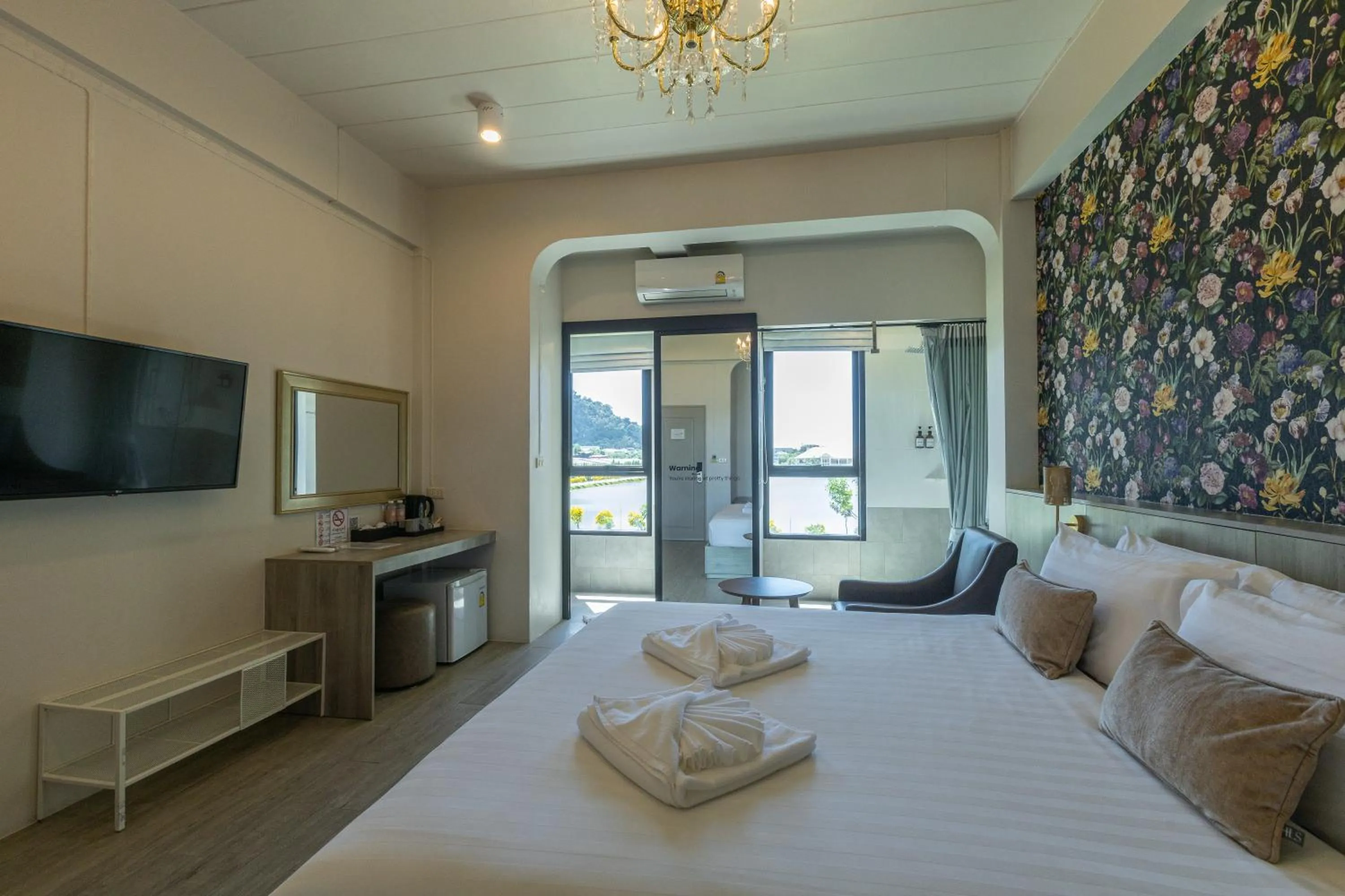 Bedroom, Bed in Ang Pao Hotel Phuket