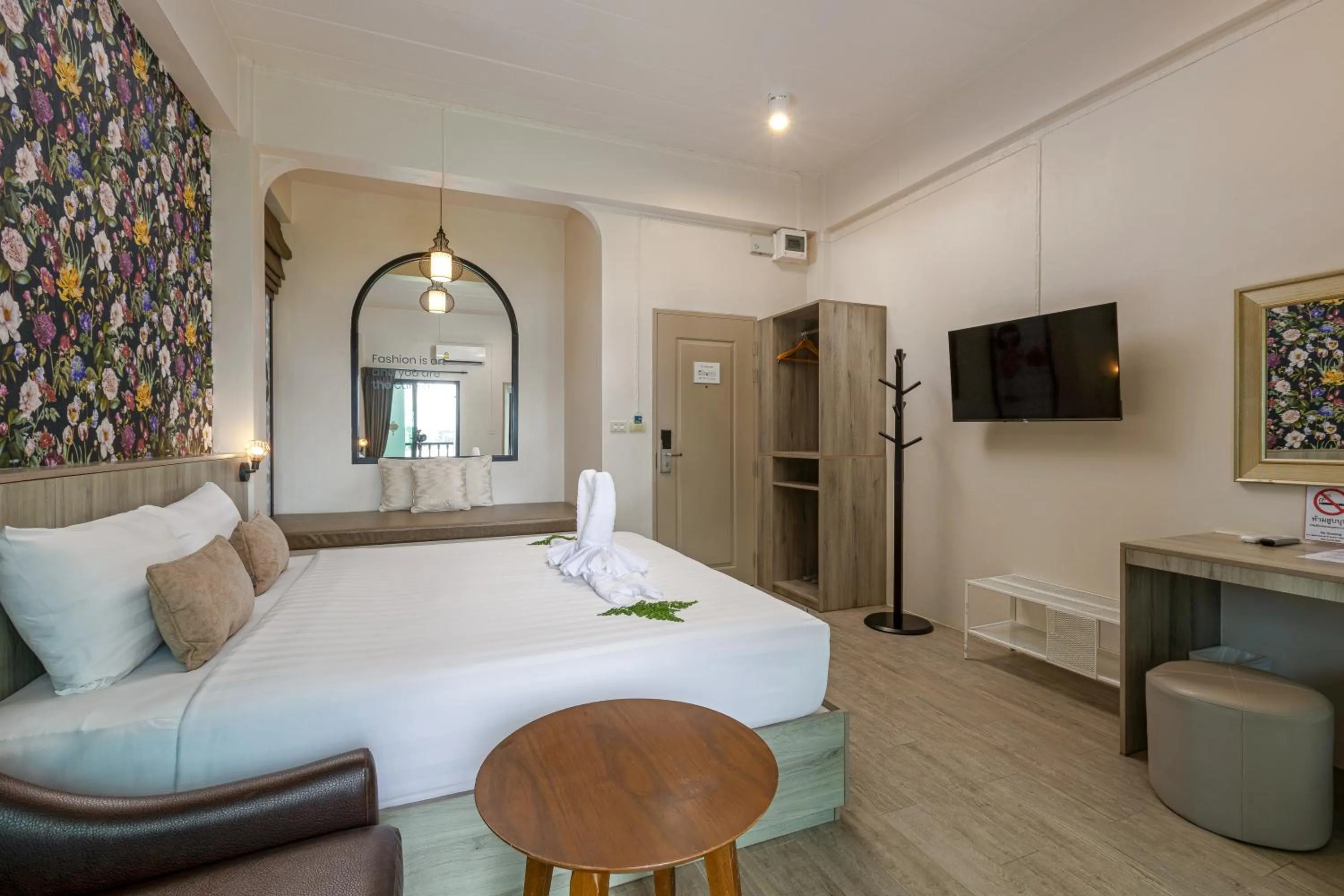 Bedroom, Bed in Ang Pao Hotel Phuket