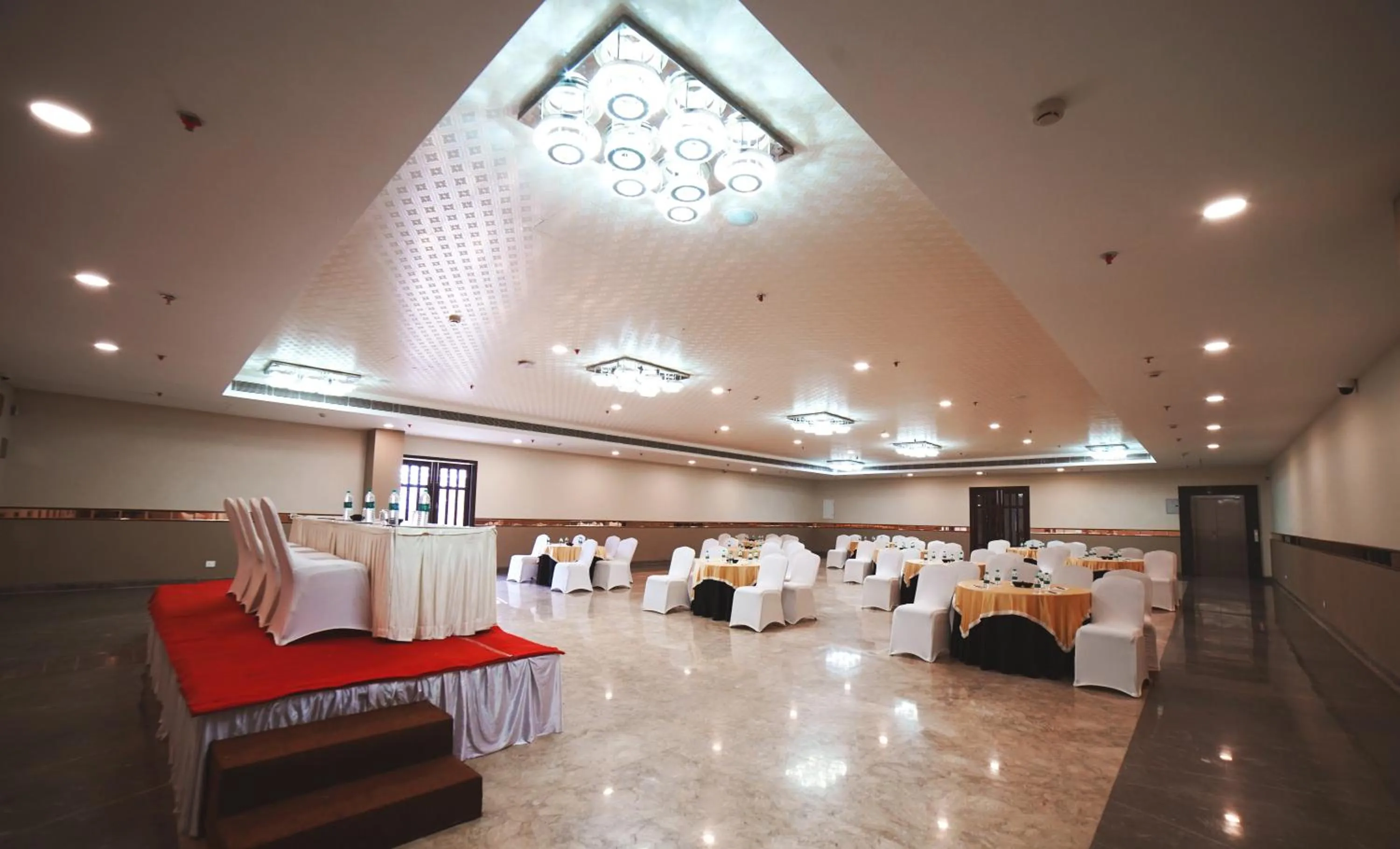 Banquet/Function facilities in Hotel Le Amritam