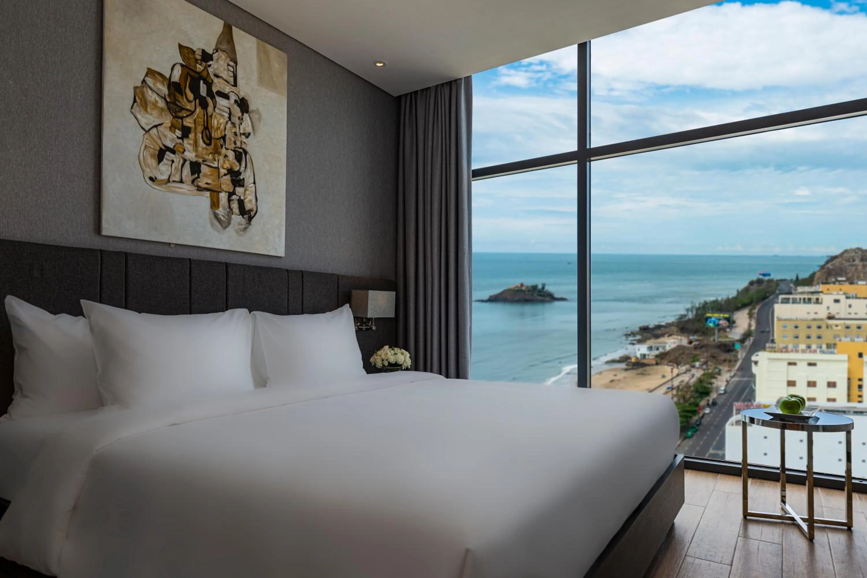 Bed in Premier Pearl Hotel Vung Tau