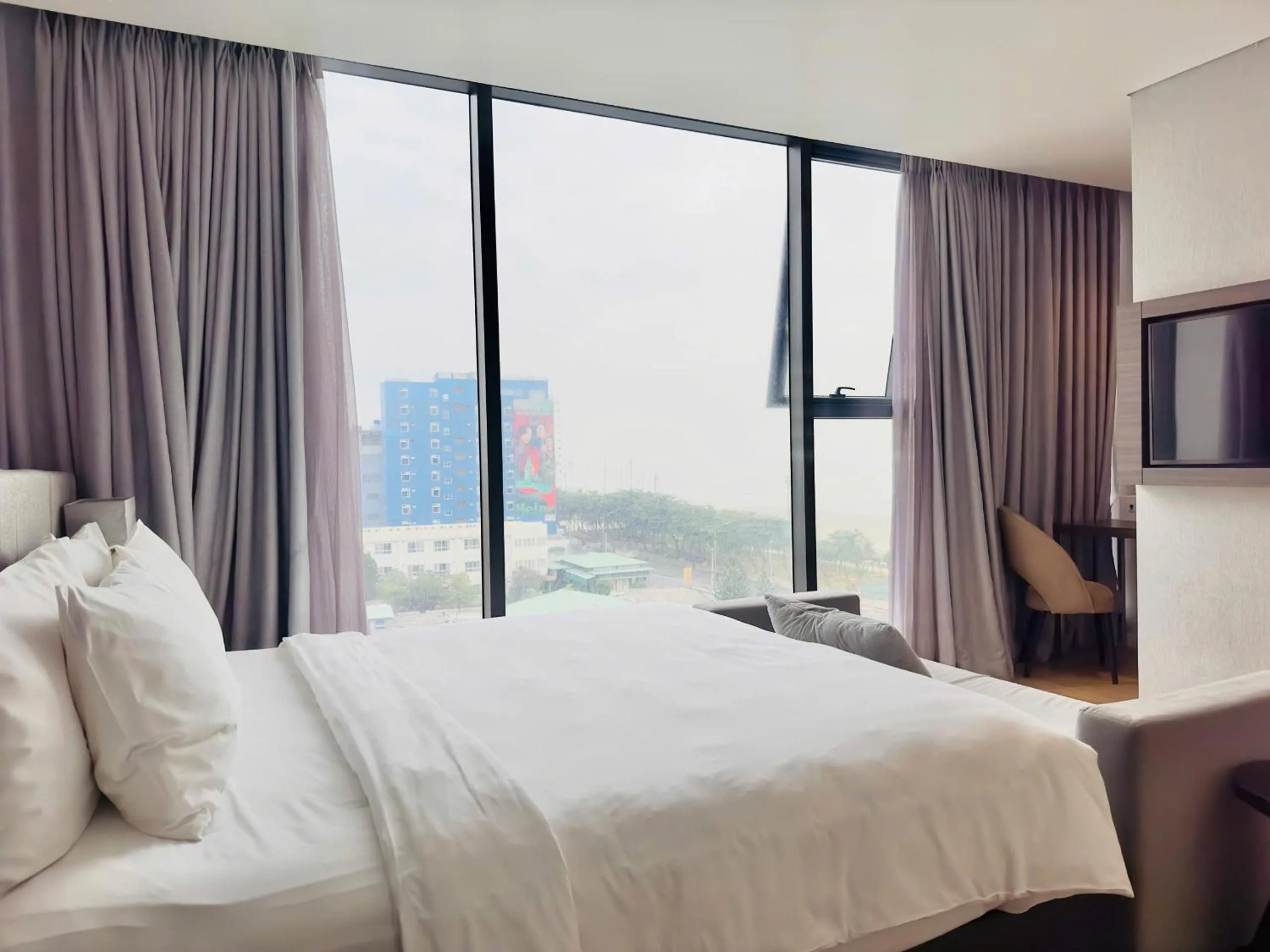 Bed in Premier Pearl Hotel Vung Tau