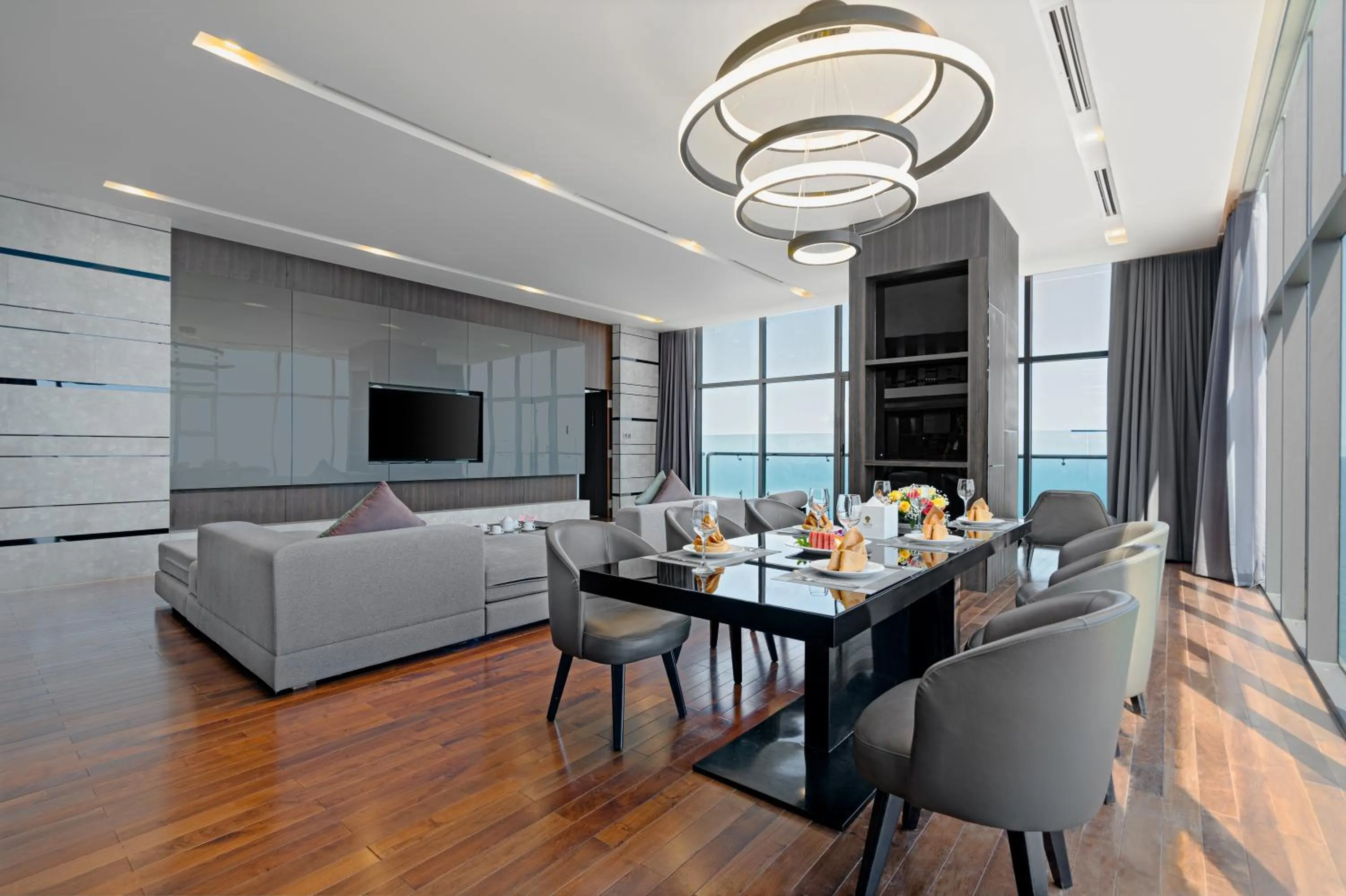 Communal lounge/ TV room in Premier Pearl Hotel Vung Tau