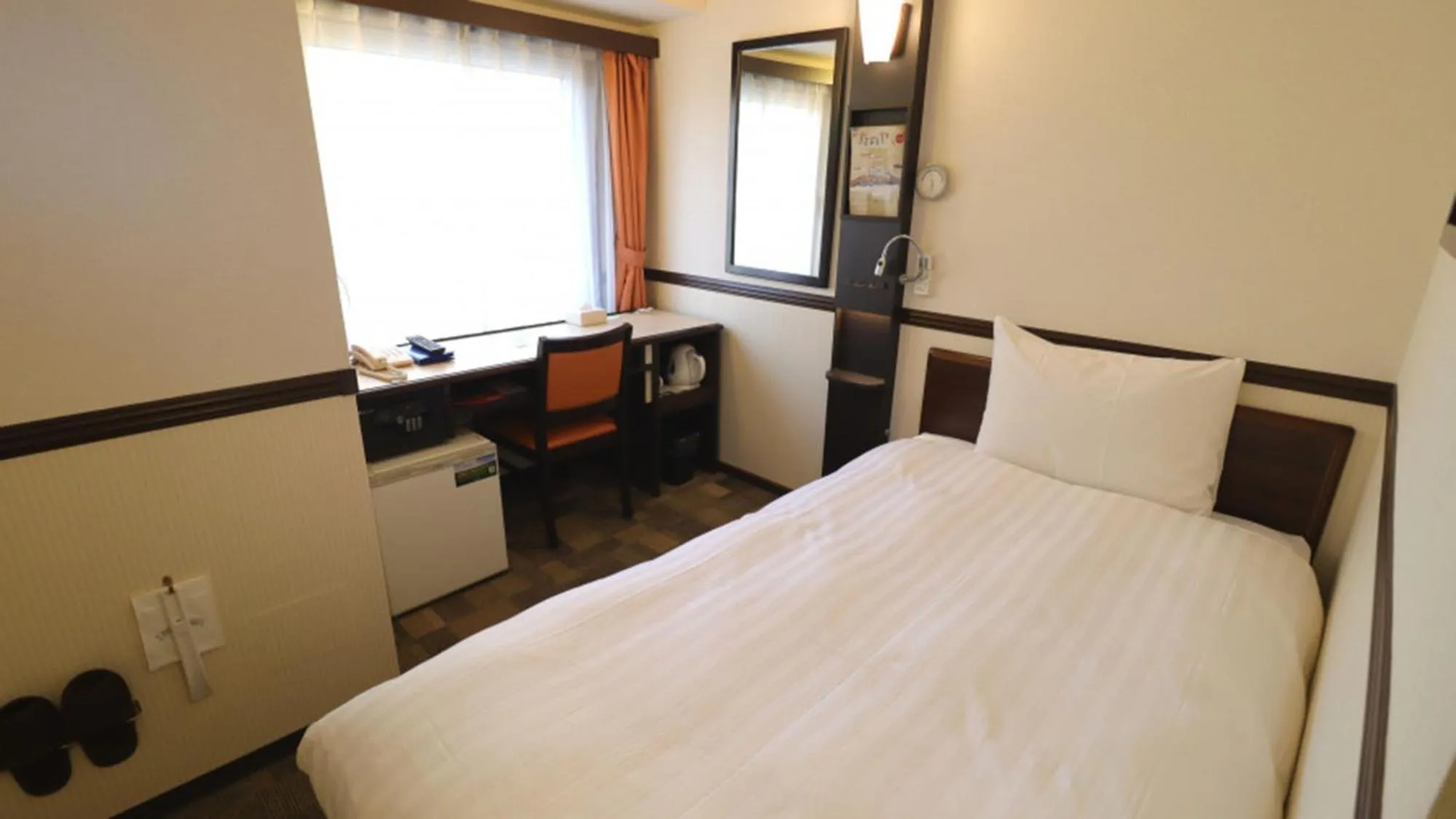 Bedroom, Bed in Toyoko Inn Tokyo Shinagawa Konan-guchi Tennozu Isle