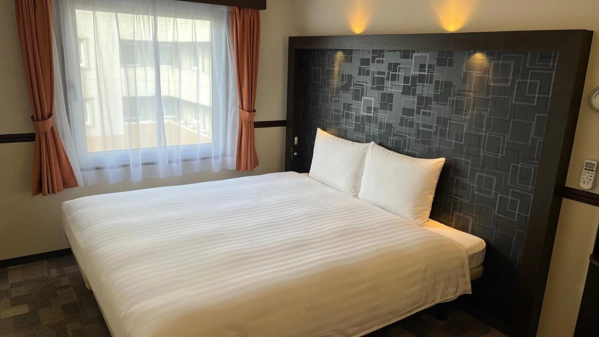 Bedroom, Bed in Toyoko Inn Tokyo Shinagawa Konan-guchi Tennozu Isle