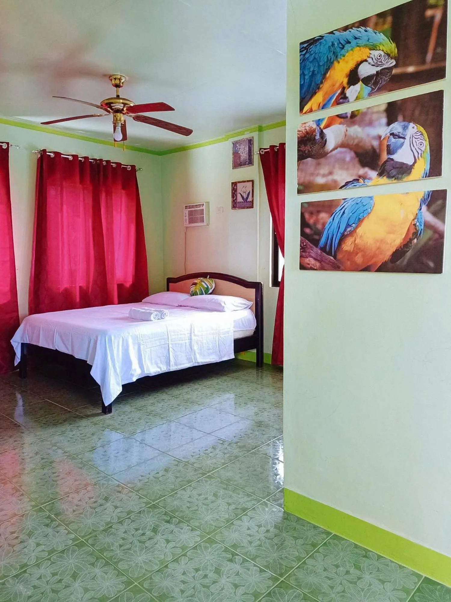 Bed in RedDoorz @ Garcia Hernandez Bohol