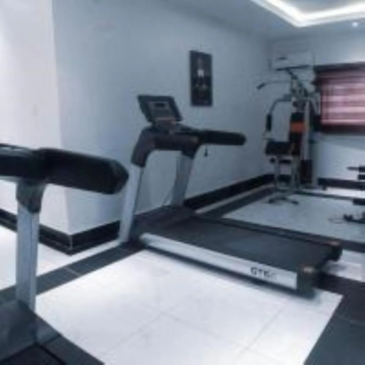 Fitness centre/facilities in Pasadena Suites