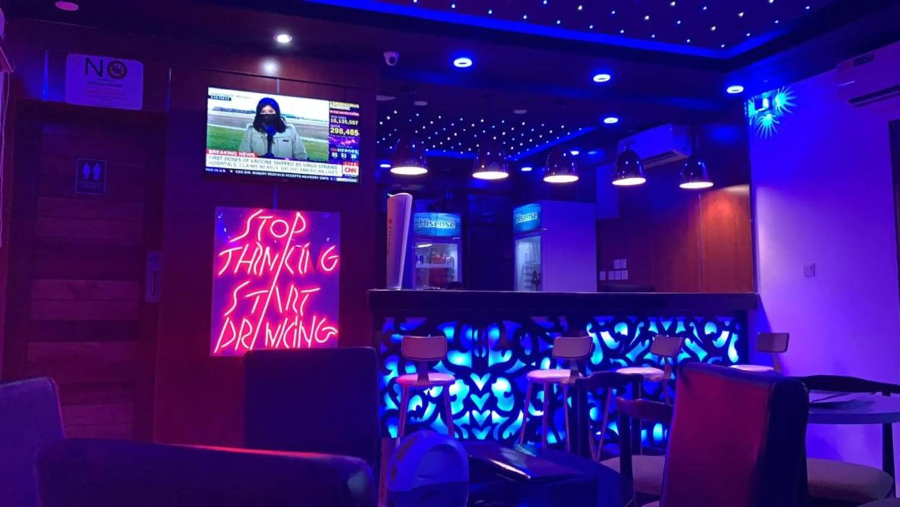 Lounge or bar in Pasadena Suites