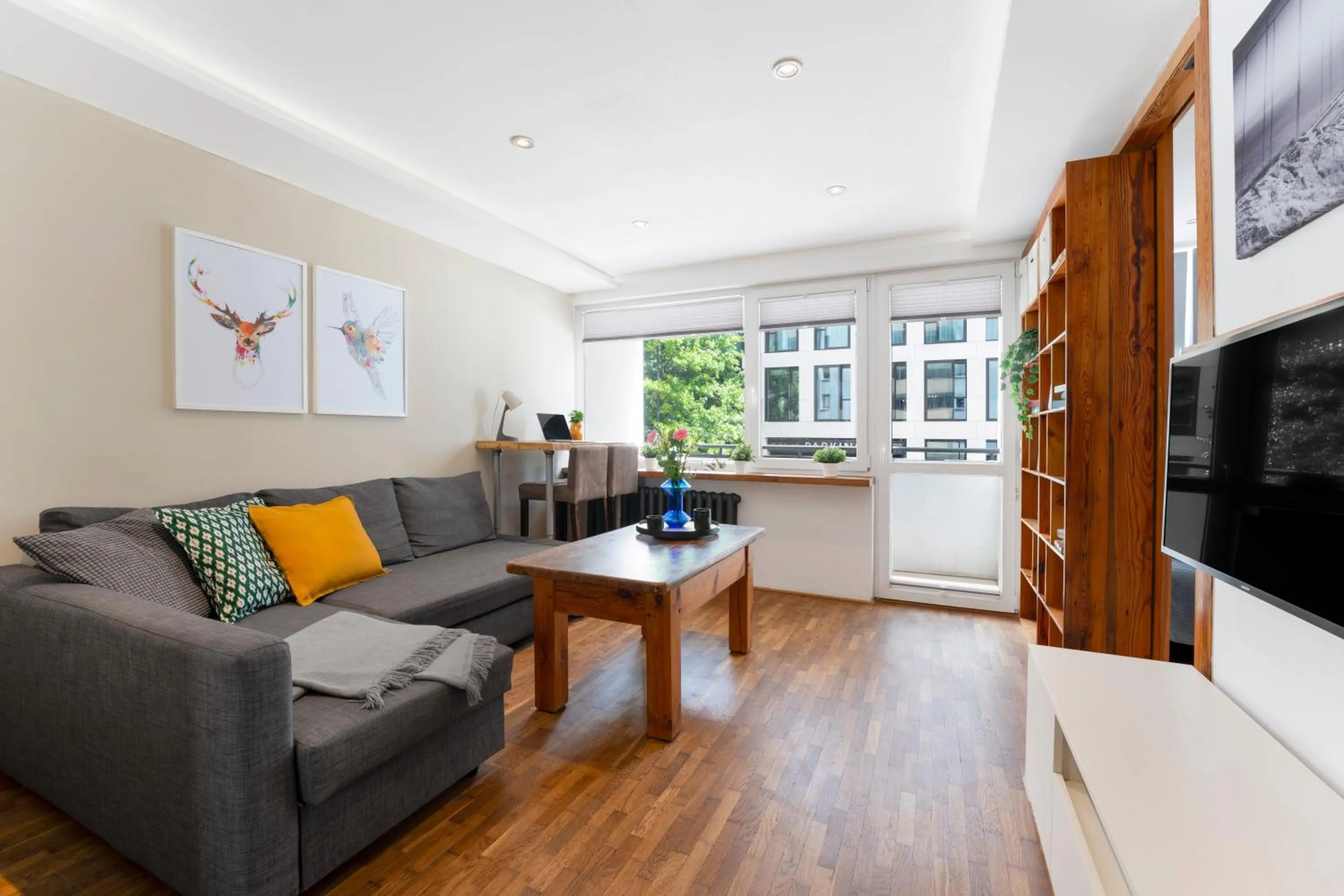 TV and multimedia in oompH Warsaw Central Apartment