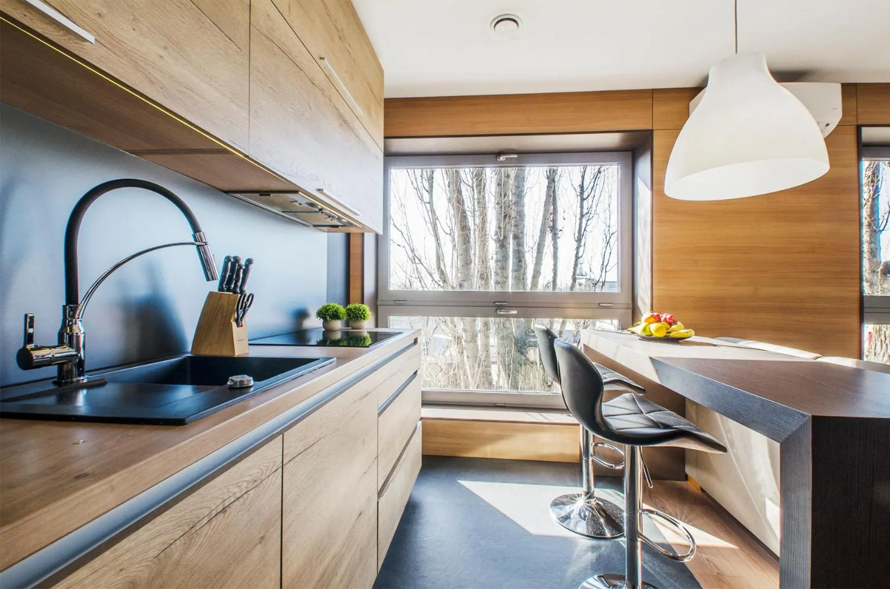Kitchen or kitchenette in LupoApartments z Klimatyzacją do wyboru z Jacuzzi Pole Dance Parking Dostęp na Kod