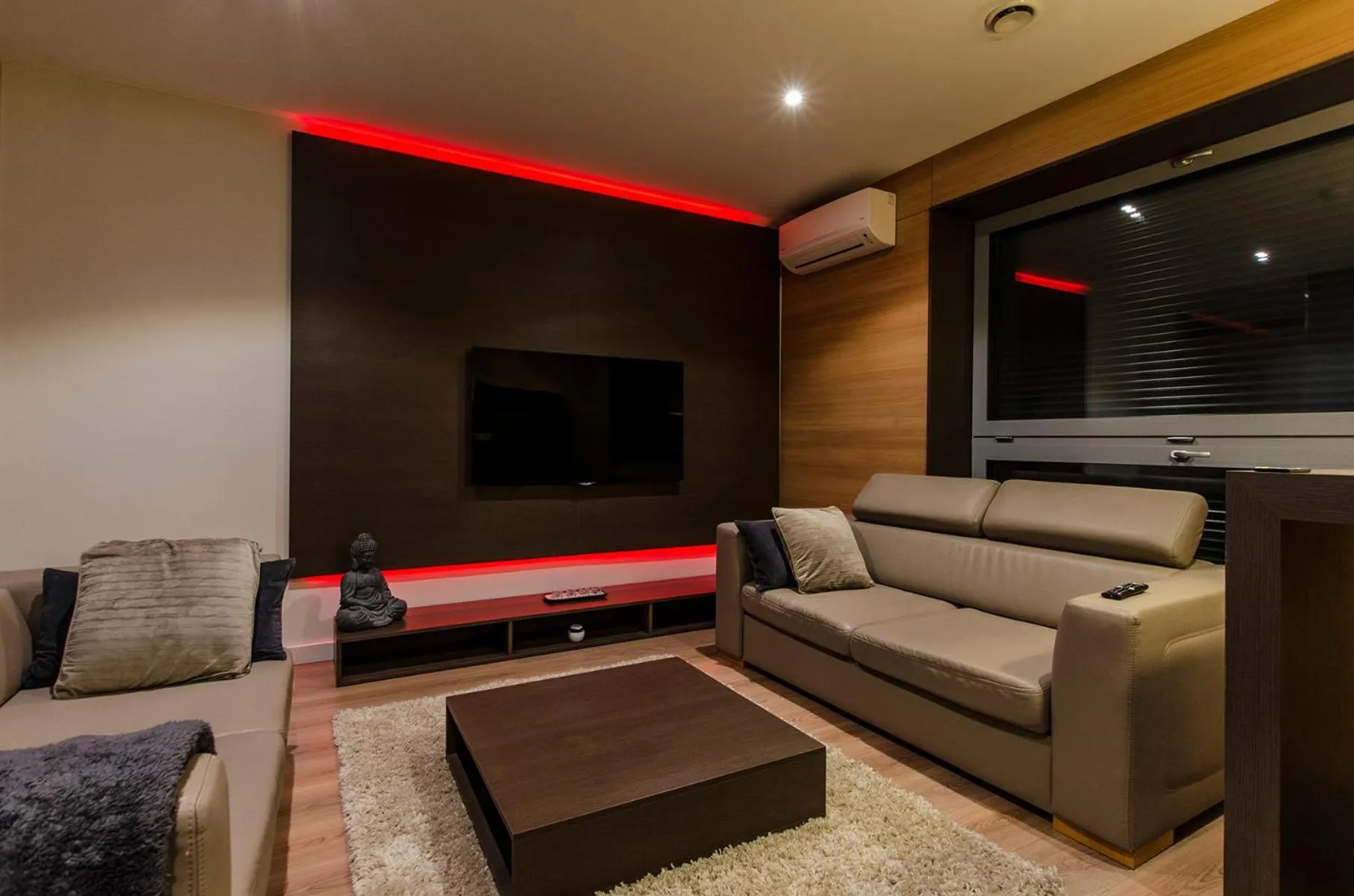 Seating area in LupoApartments z Klimatyzacją do wyboru z Jacuzzi Pole Dance Parking Dostęp na Kod