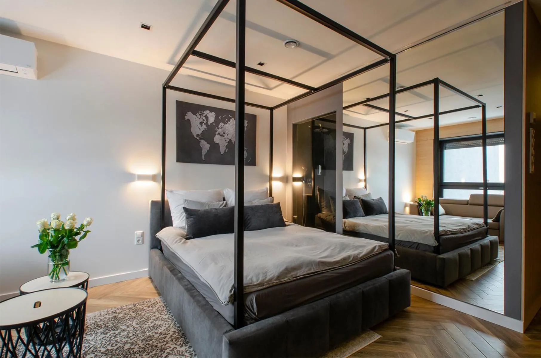 Bed in LupoApartments z Klimatyzacją do wyboru z Jacuzzi Pole Dance Parking Dostęp na Kod
