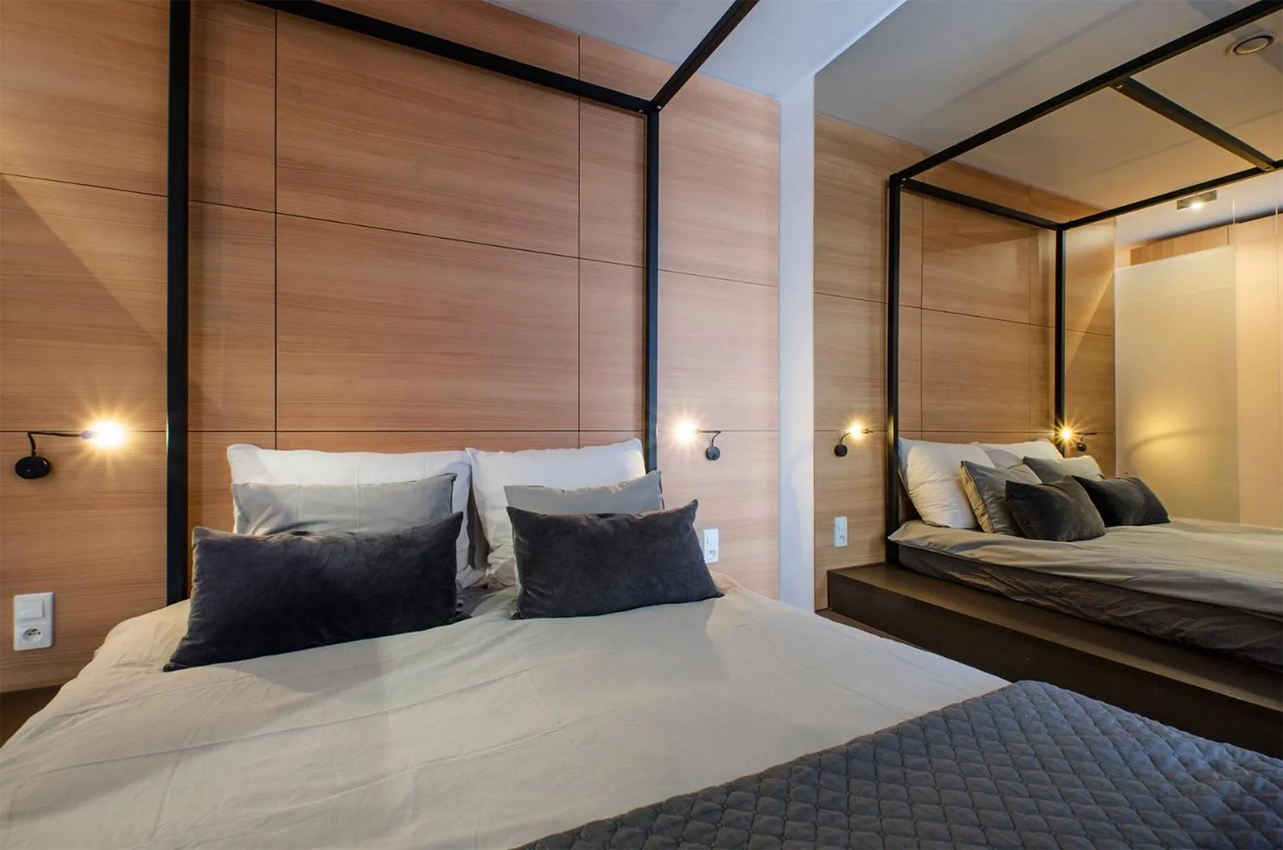 Bed in LupoApartments z Klimatyzacją do wyboru z Jacuzzi Pole Dance Parking Dostęp na Kod