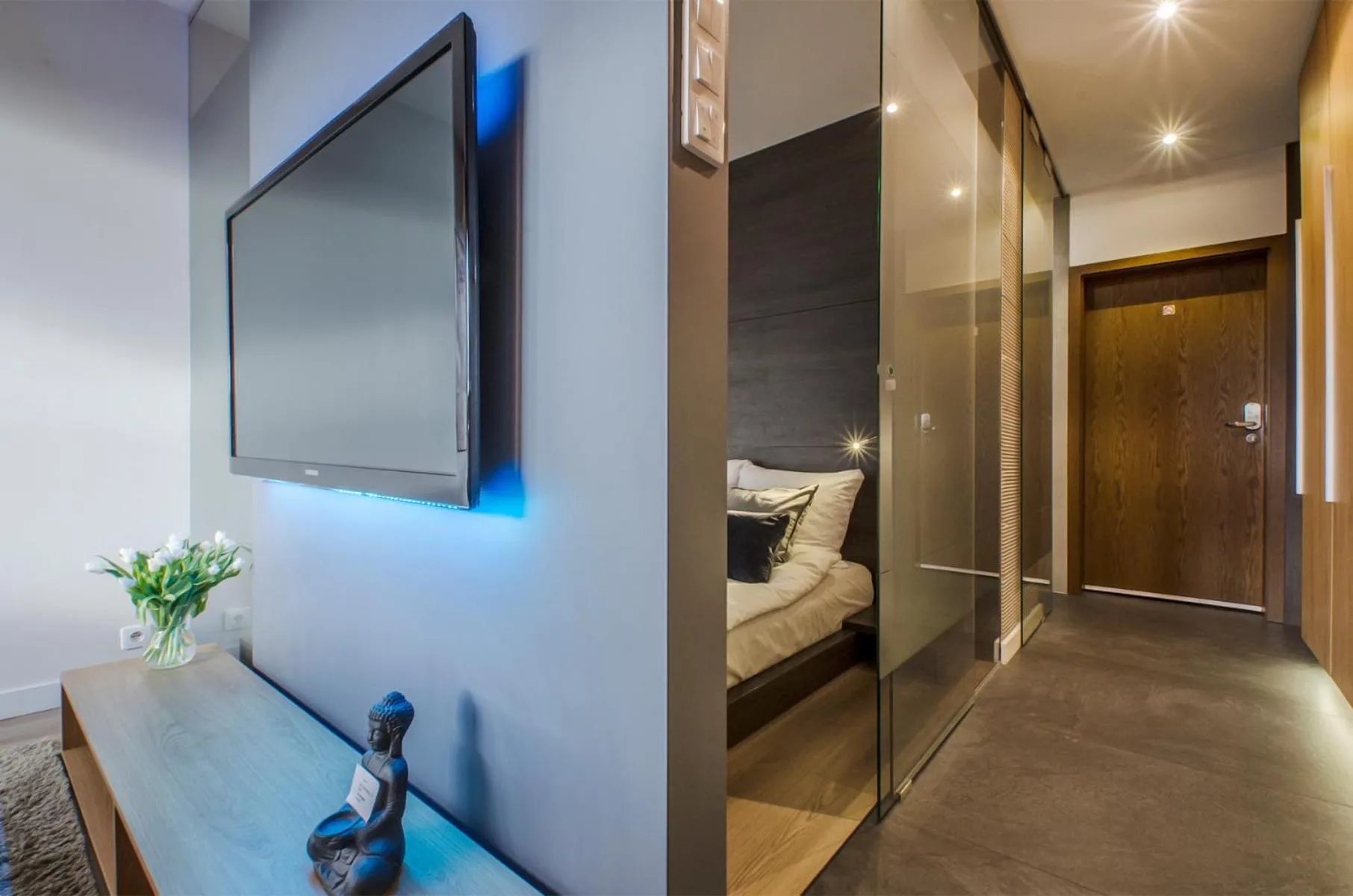 Bed in LupoApartments z Klimatyzacją do wyboru z Jacuzzi Pole Dance Parking Dostęp na Kod