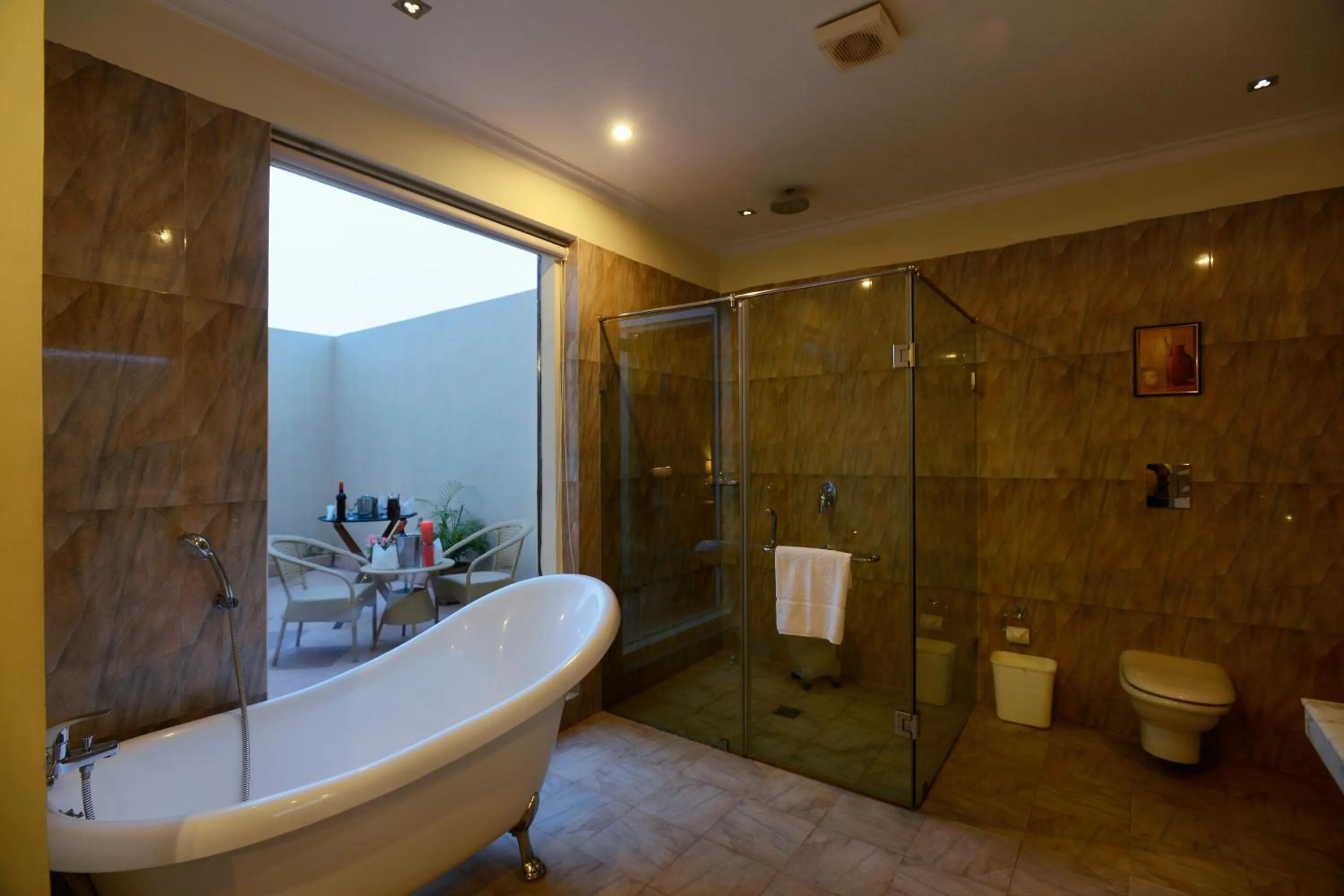 Shower in Achrol Niwas A TreeHouse Hotel