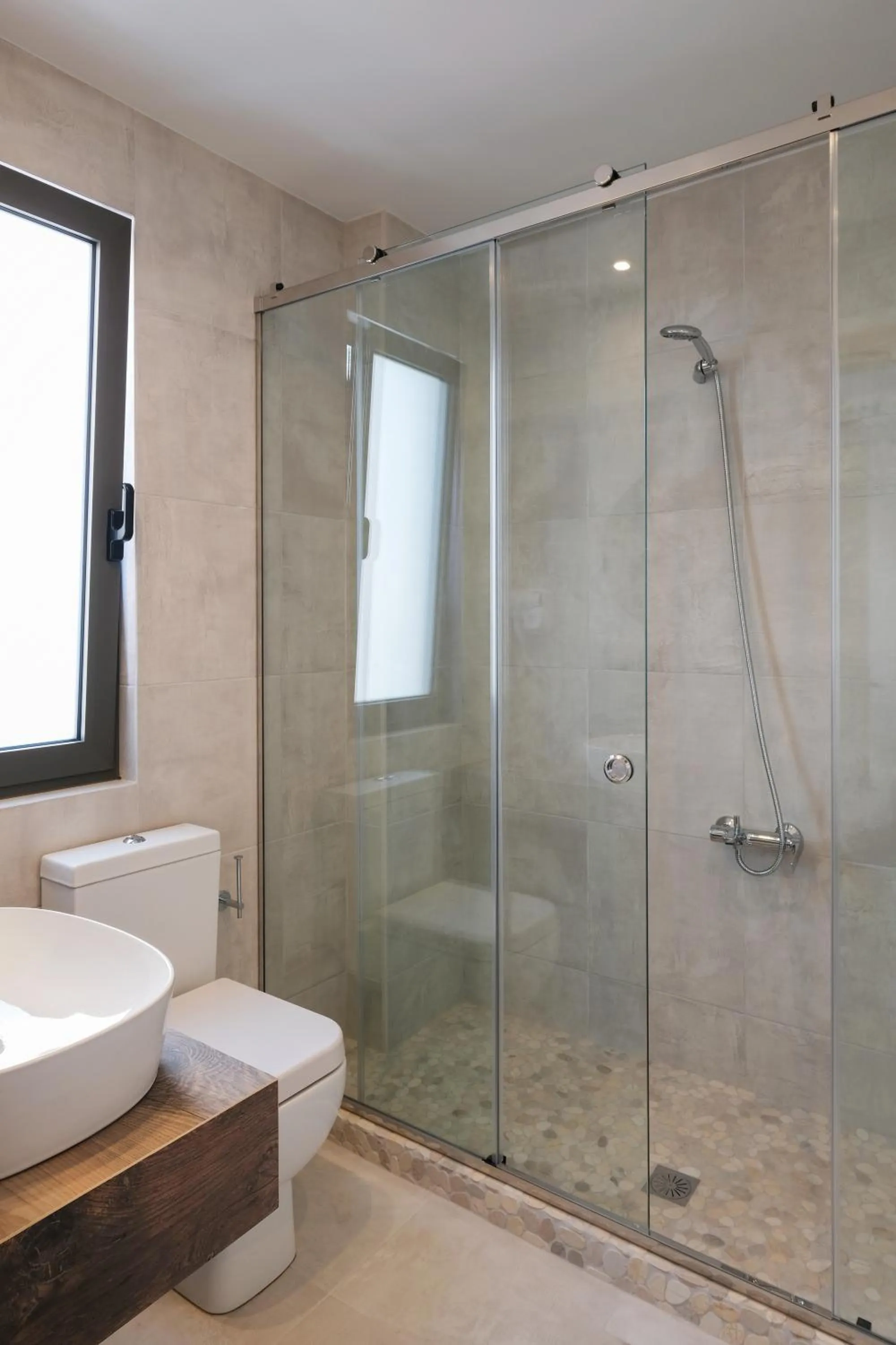 Shower in Margo Beach Hotel