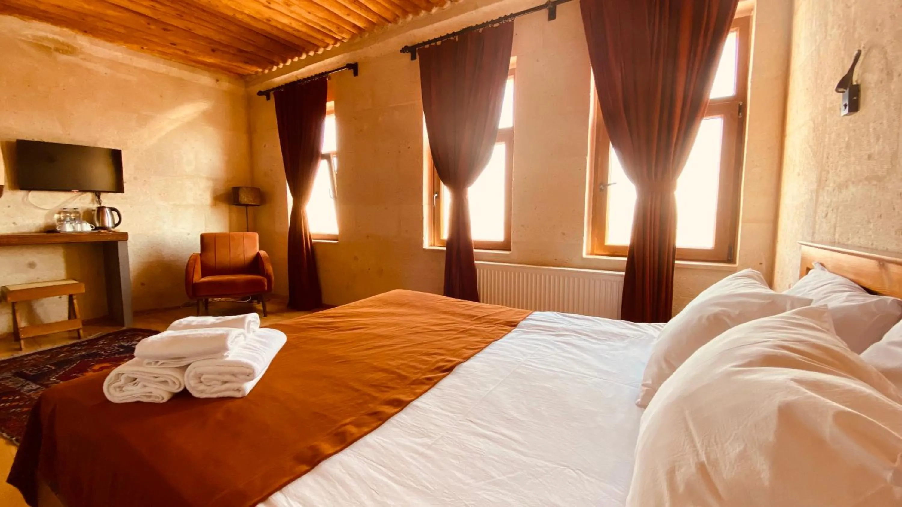 Photo of the whole room, Bed in Alice in Cappadocia